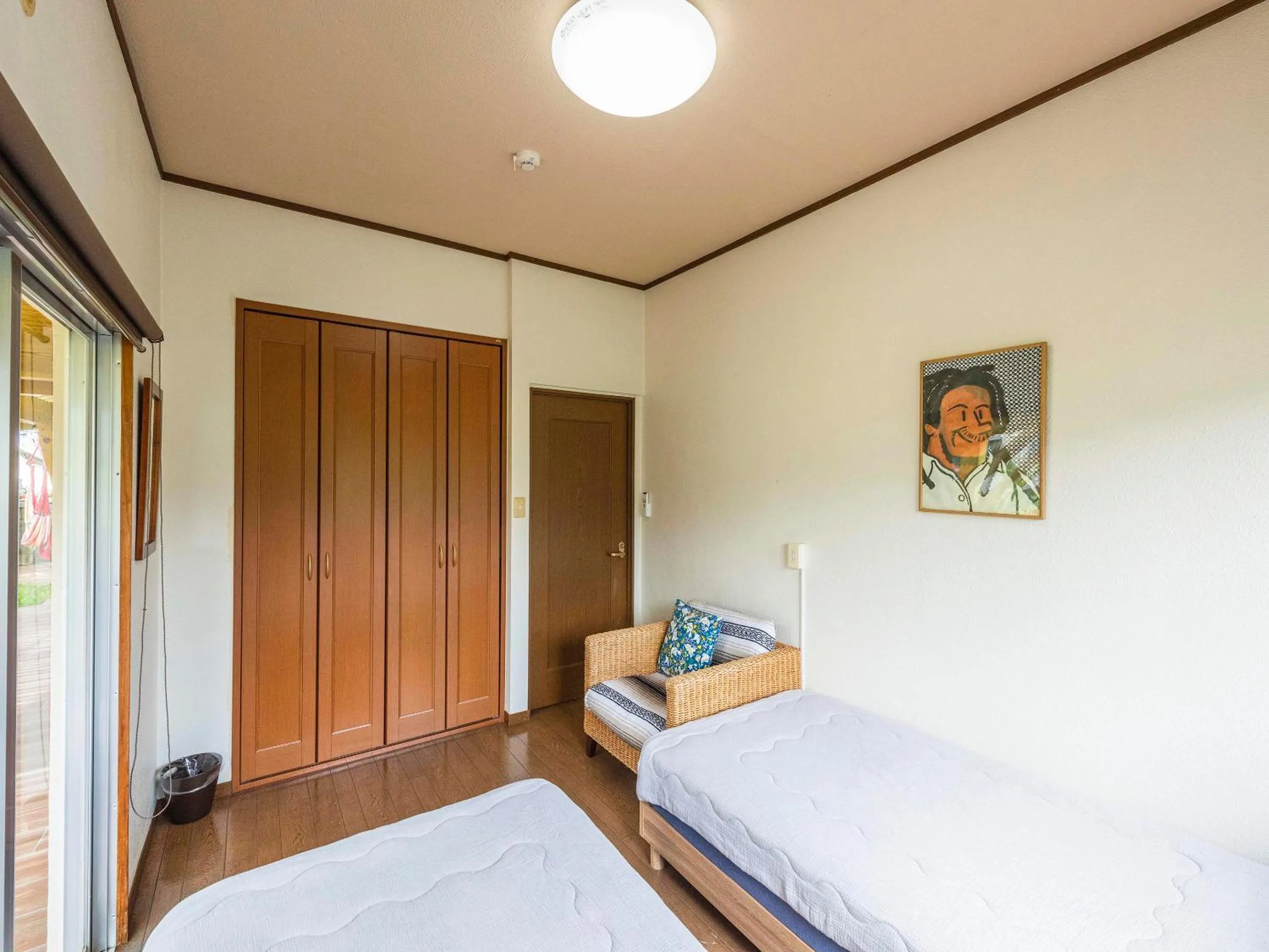 Photo of the whole room, Bed in Panorama