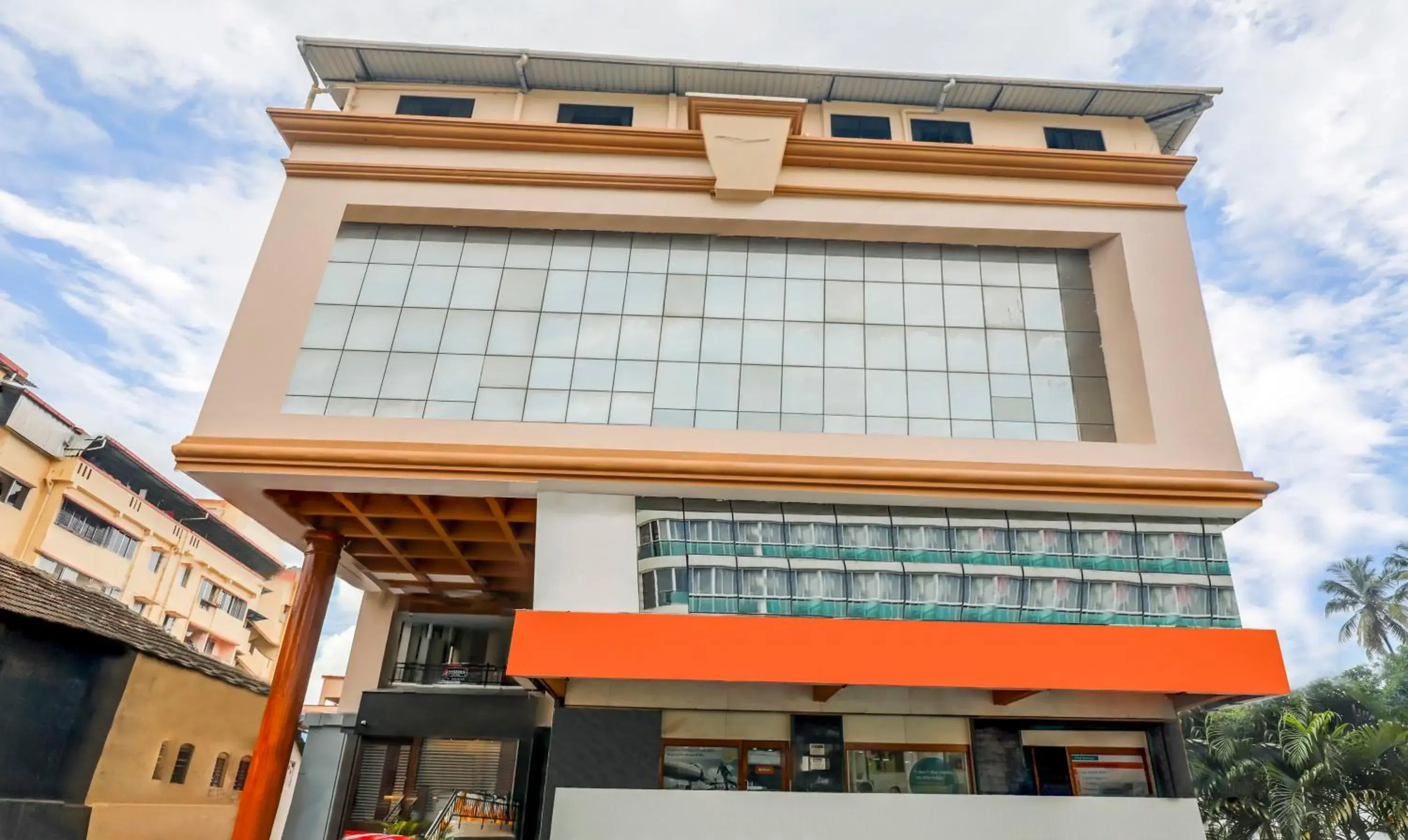 Facade/entrance in Treebo The Horizon Kankanady Facade/entrance in Treebo The Horizon Kankanady