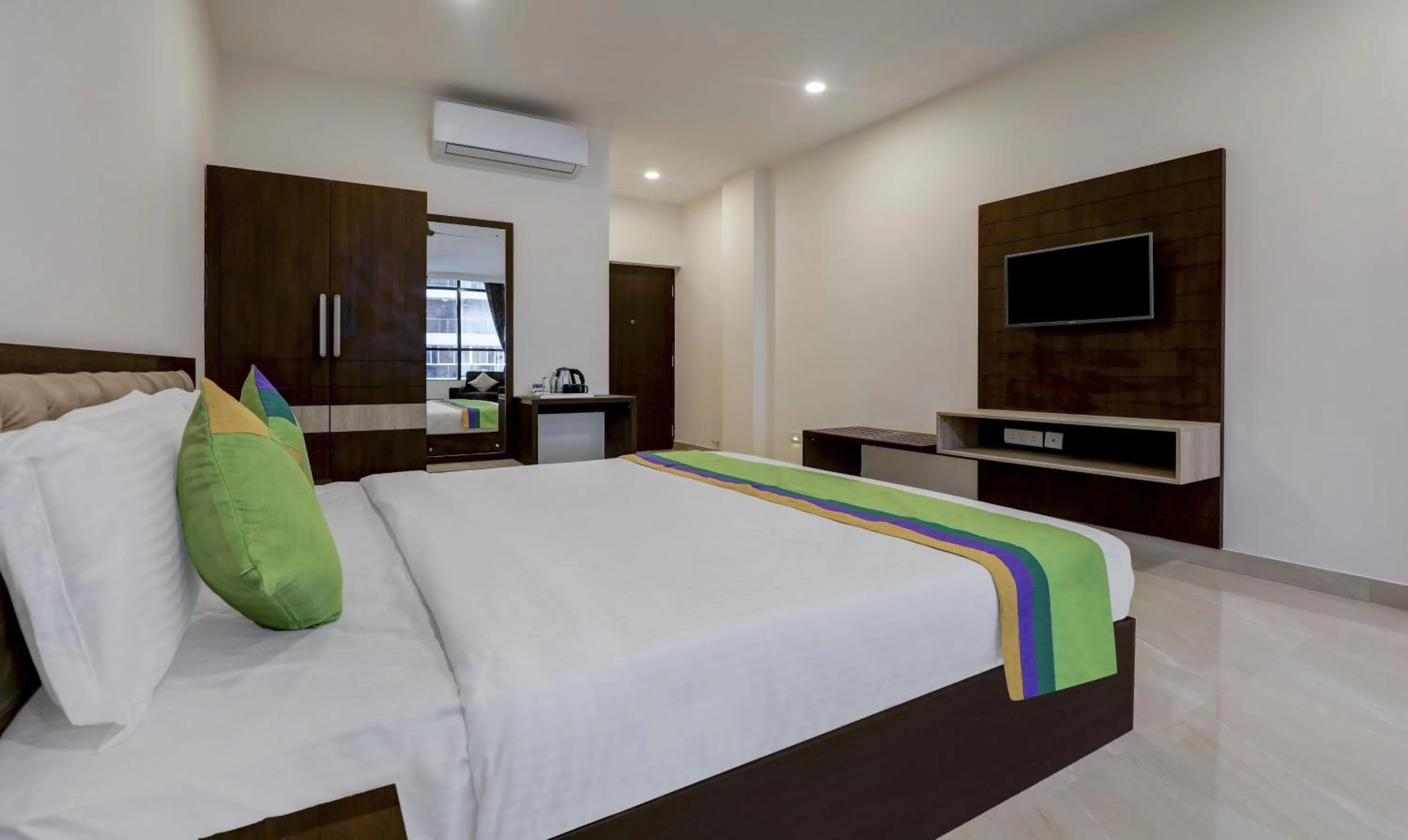 Bedroom, Bed in Treebo The Horizon Kankanady