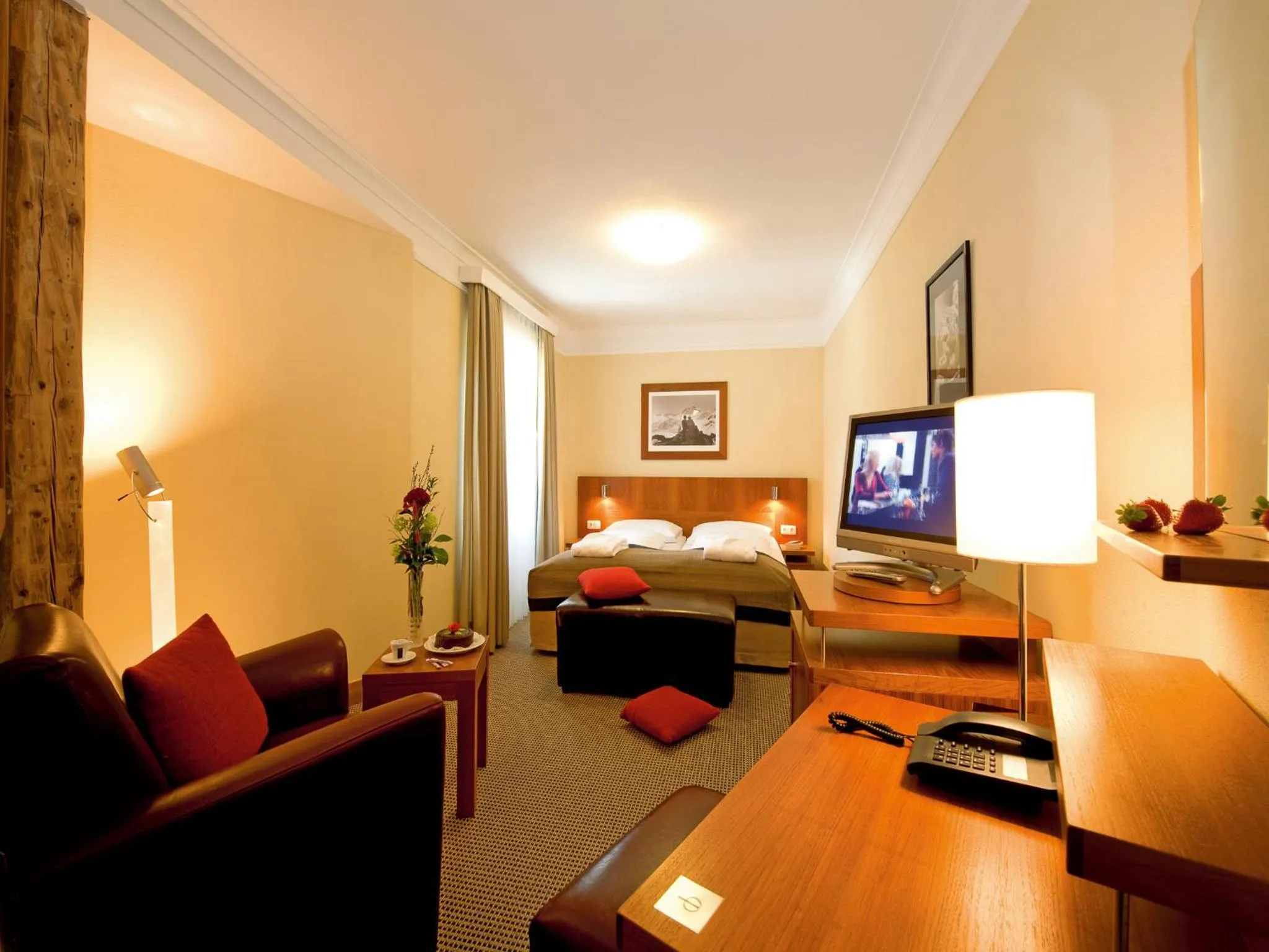 Photo of the whole room, Bed in Hotel Post