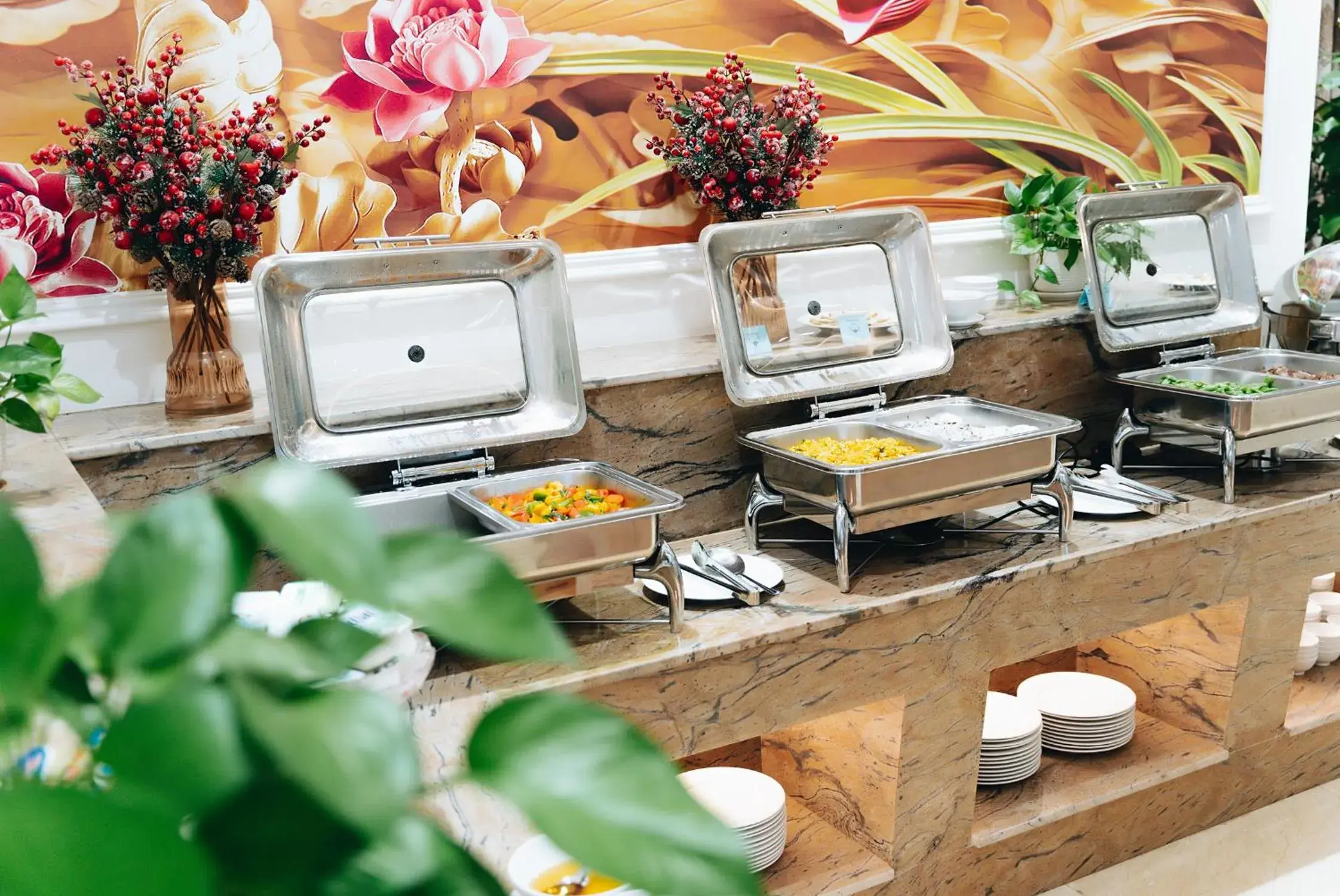 Restaurant/places to eat in Manh Quan Luxury Hotel Restaurant/places to eat in Manh Quan Luxury Hotel