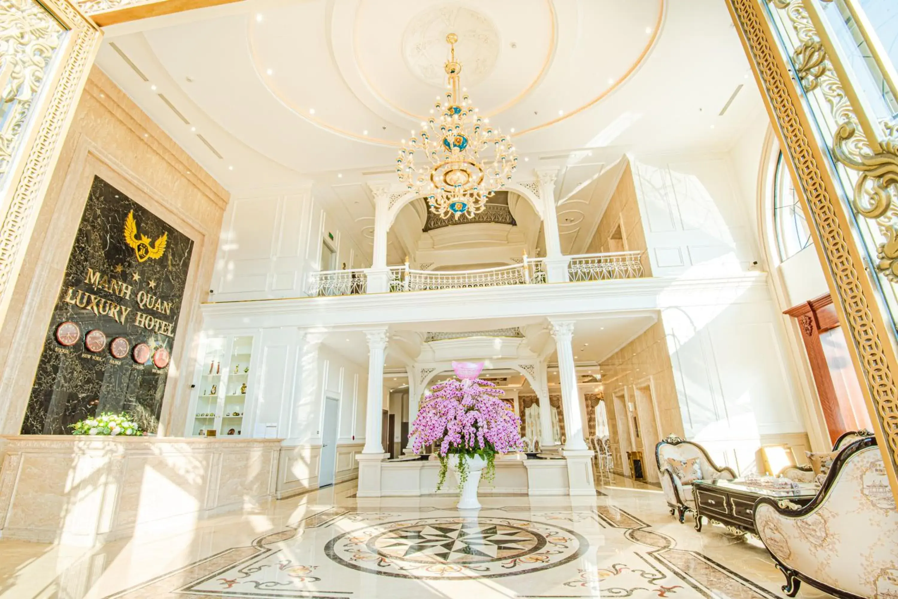Lobby or reception in Manh Quan Luxury Hotel Lobby or reception in Manh Quan Luxury Hotel
