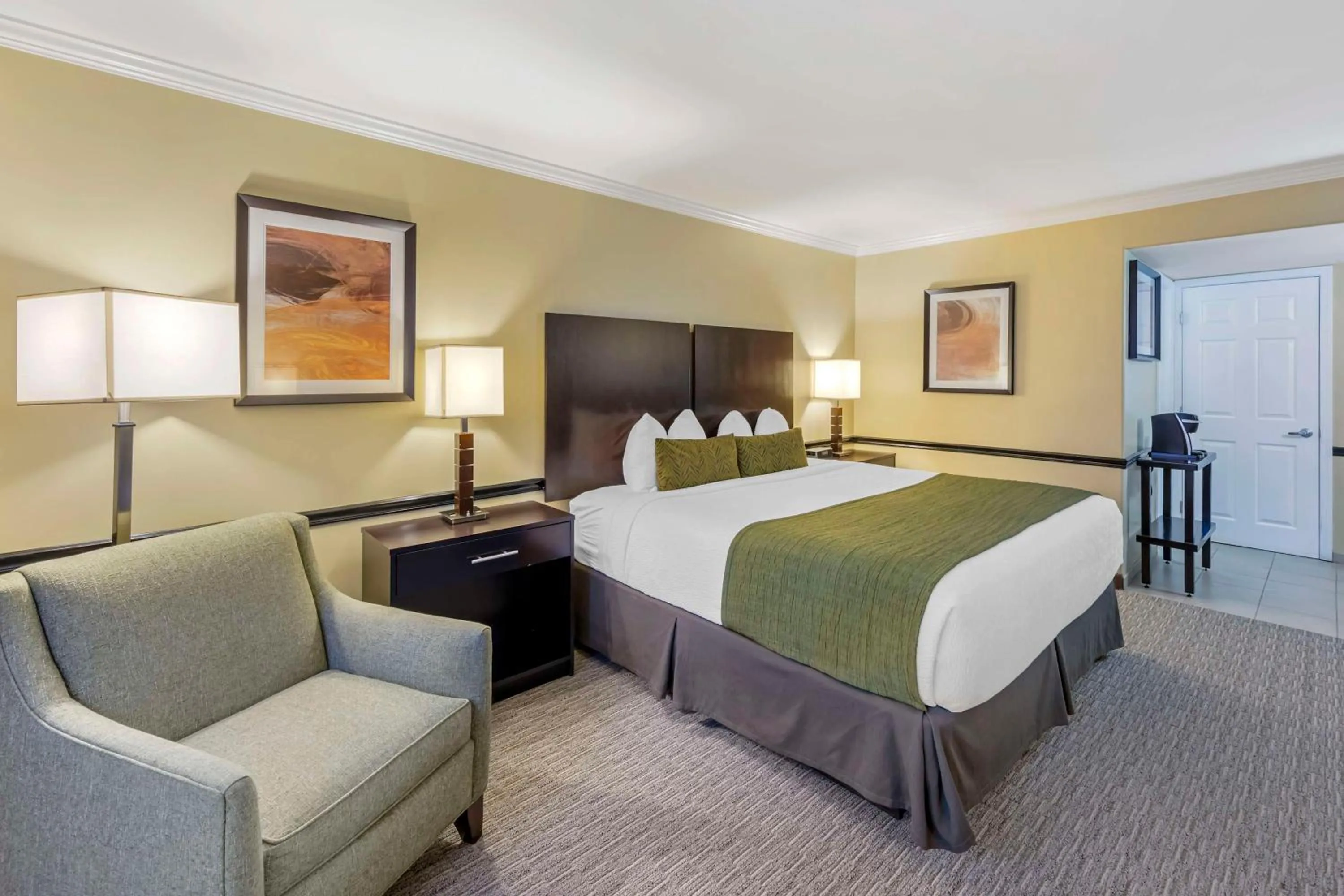 Bedroom, Bed in Best Western Canoga Park Motor Inn