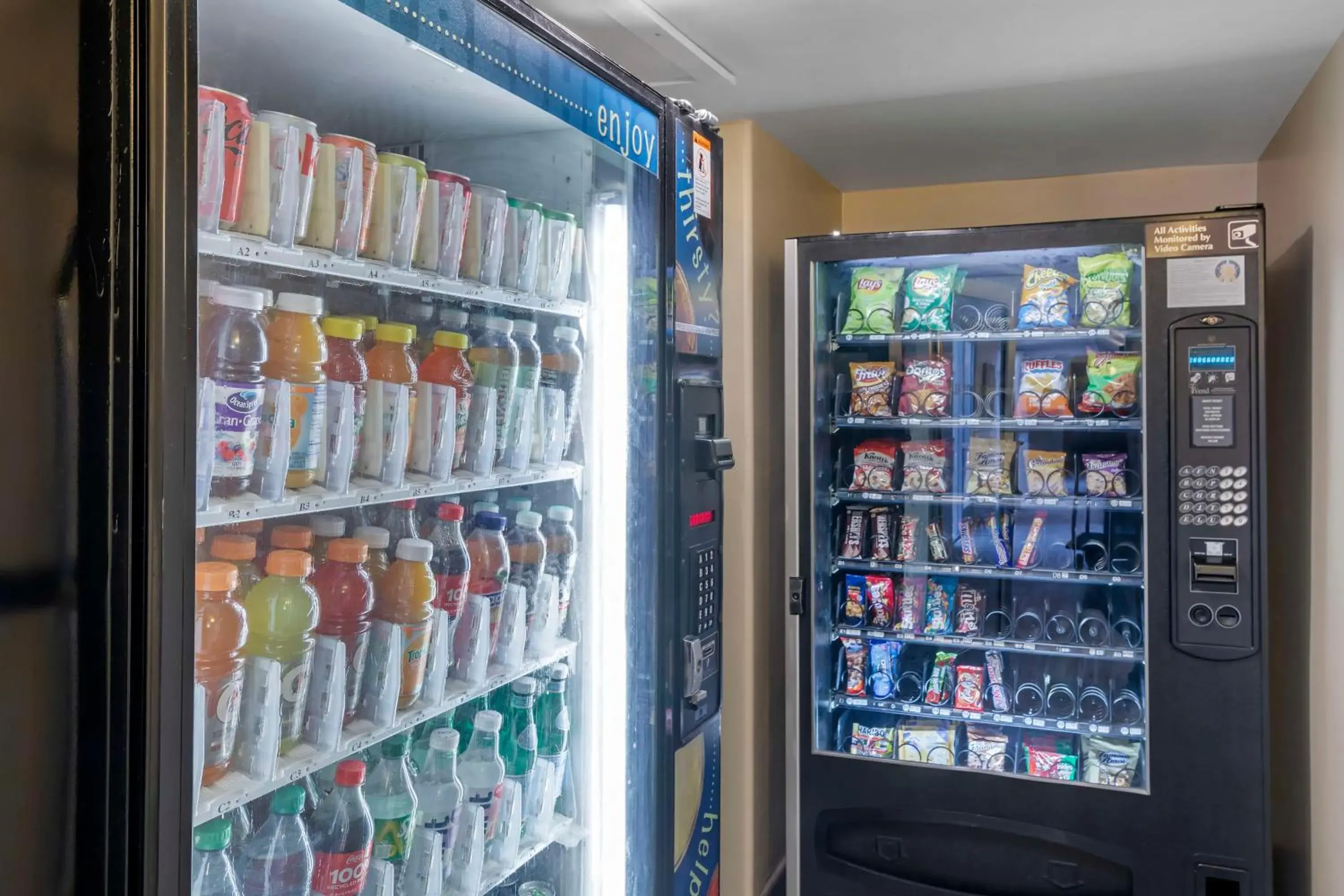 Property building in Best Western Canoga Park Motor Inn Property building in Best Western Canoga Park Motor Inn