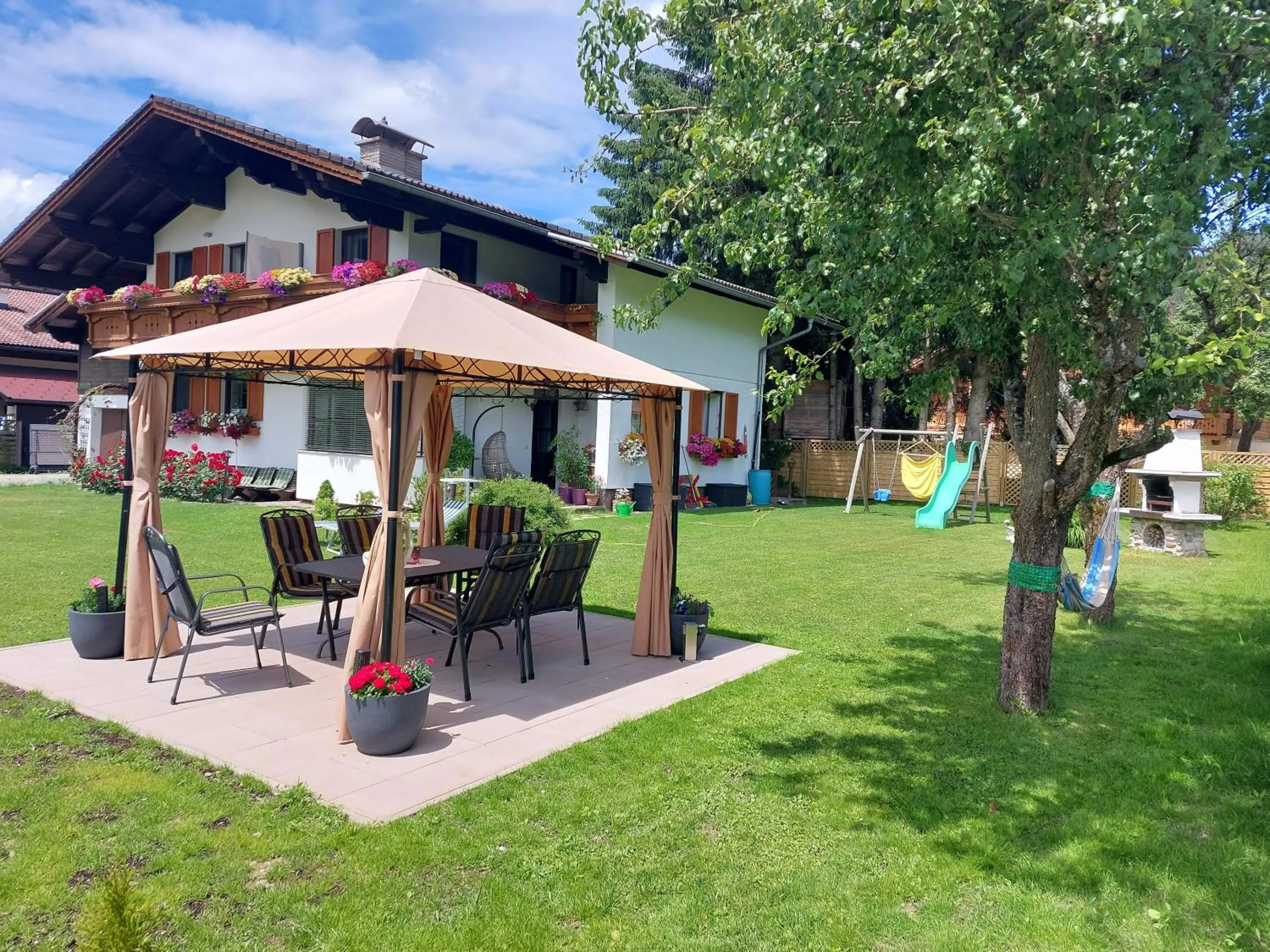 Property building in Landhaus Tripolt