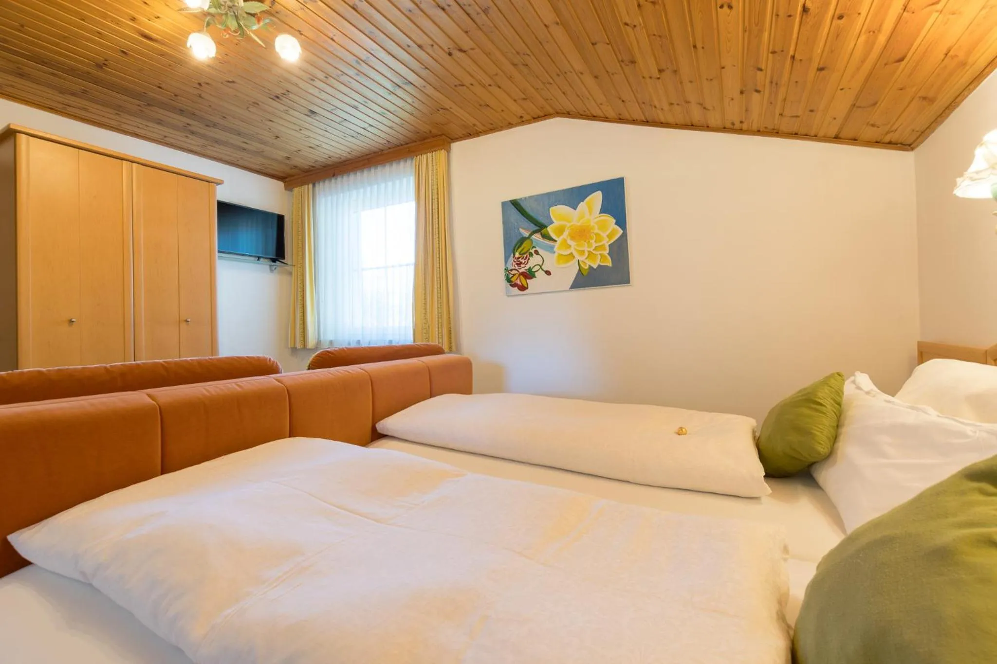 Photo of the whole room, Bed in Landhaus Tripolt