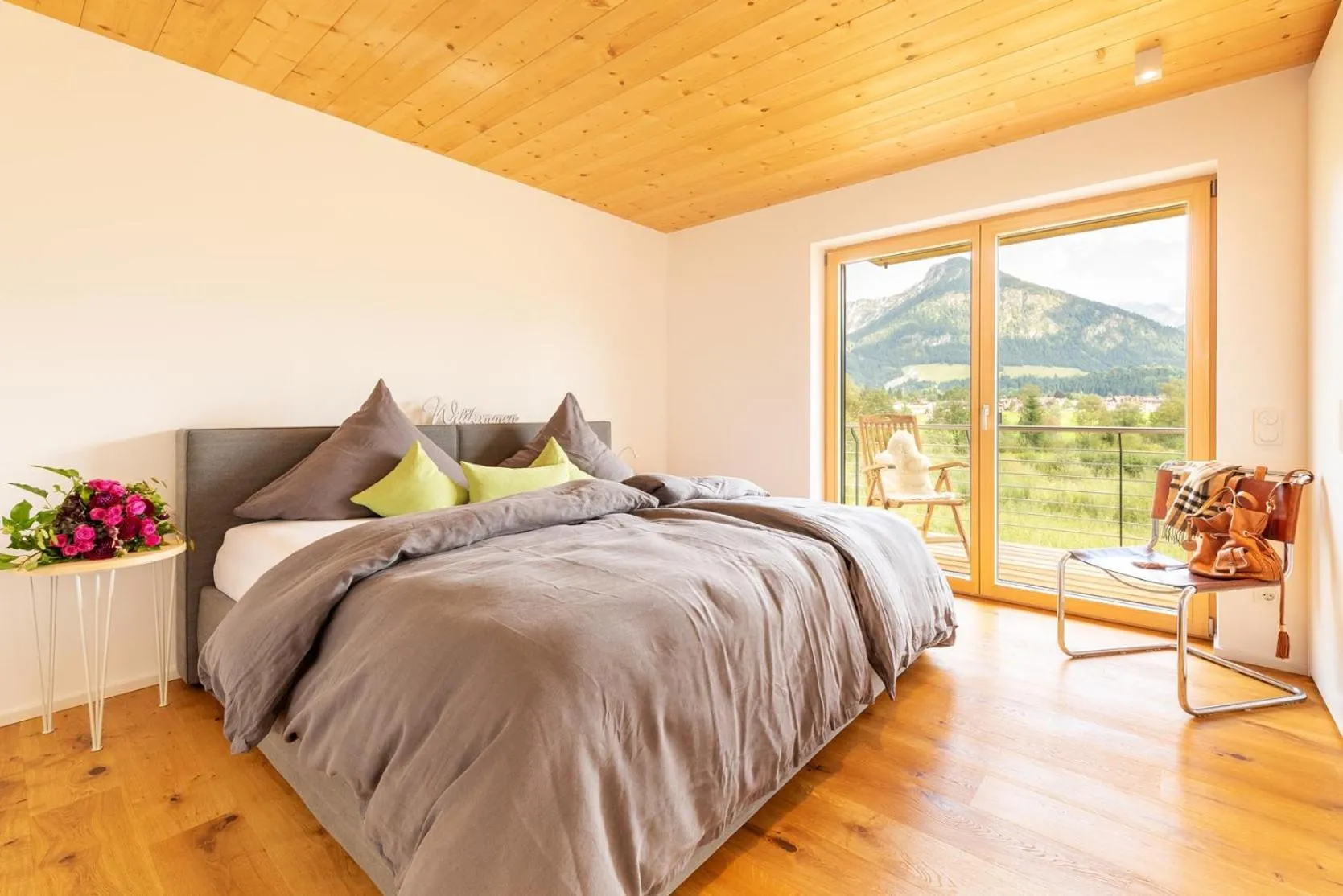 Bed in "Landhaus Panorama" - Luxuriöse Ferienwohnungen in bester Lage für gehobene Ansprüche