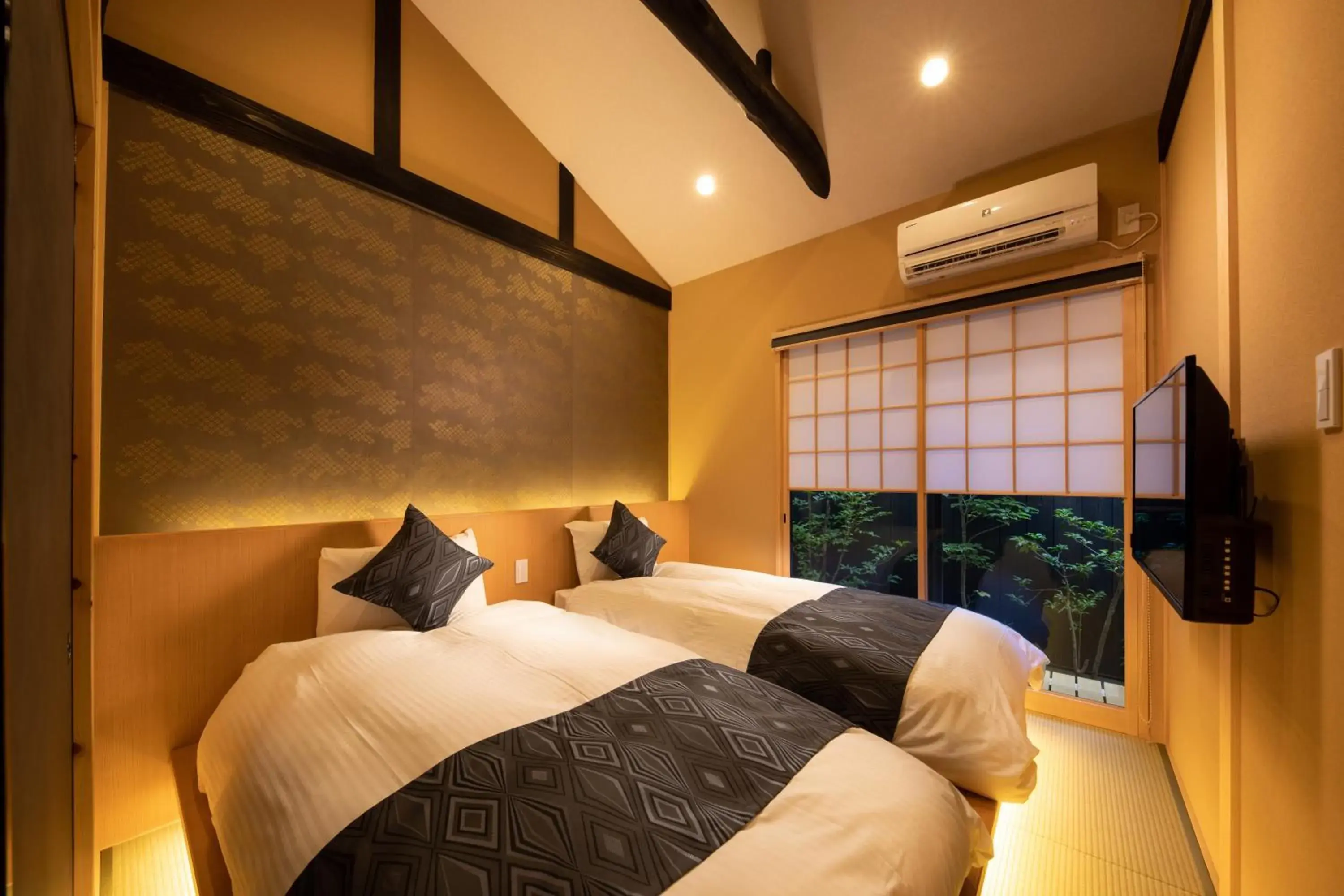 Bed in Kanade Kyotoeki-Minami Bed in Kanade Kyotoeki-Minami