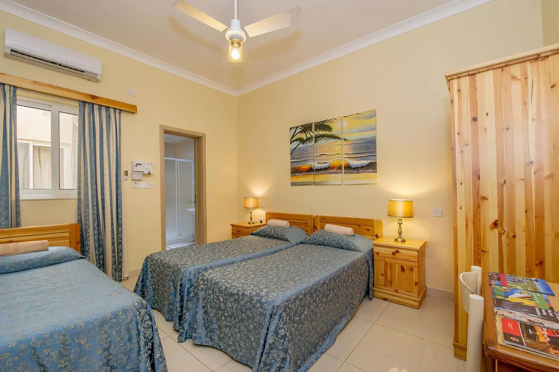 Triple Room in Electra Guesthouse Triple Room in Electra Guesthouse