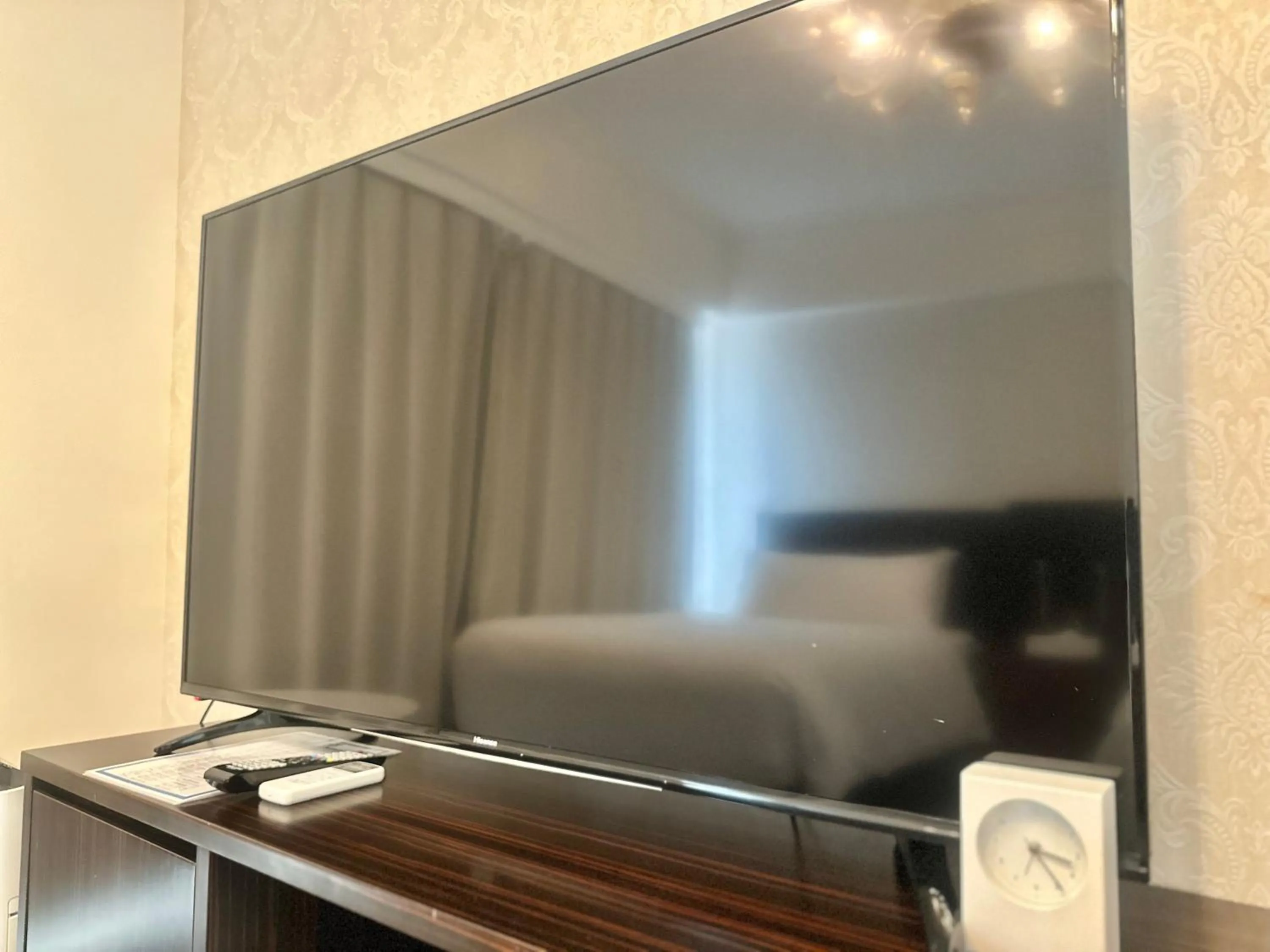 TV and multimedia, Bed in Himalaya Cloud Hotel