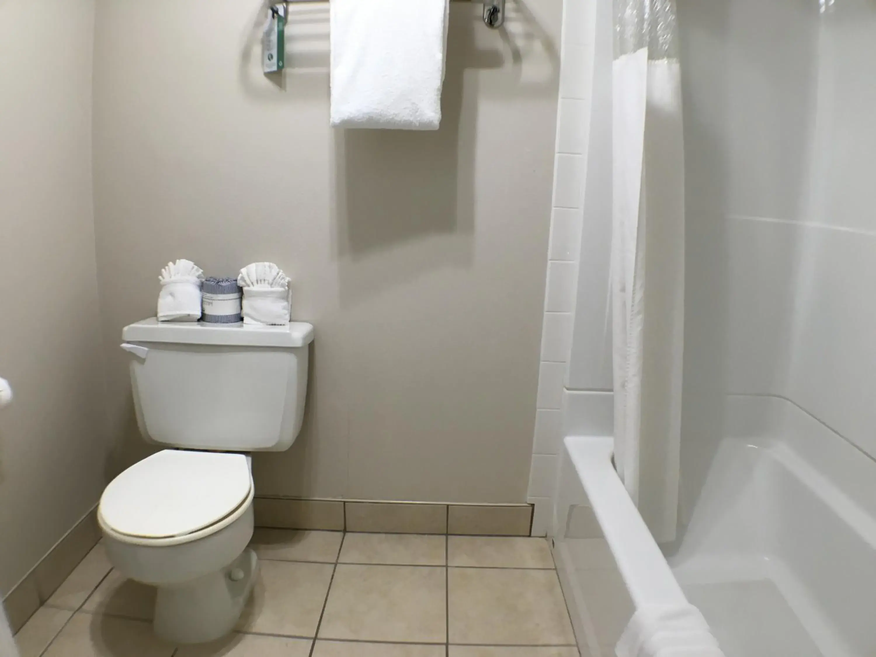 Bathroom in Pea Soup Andersen's Inn Bathroom in Pea Soup Andersen's Inn