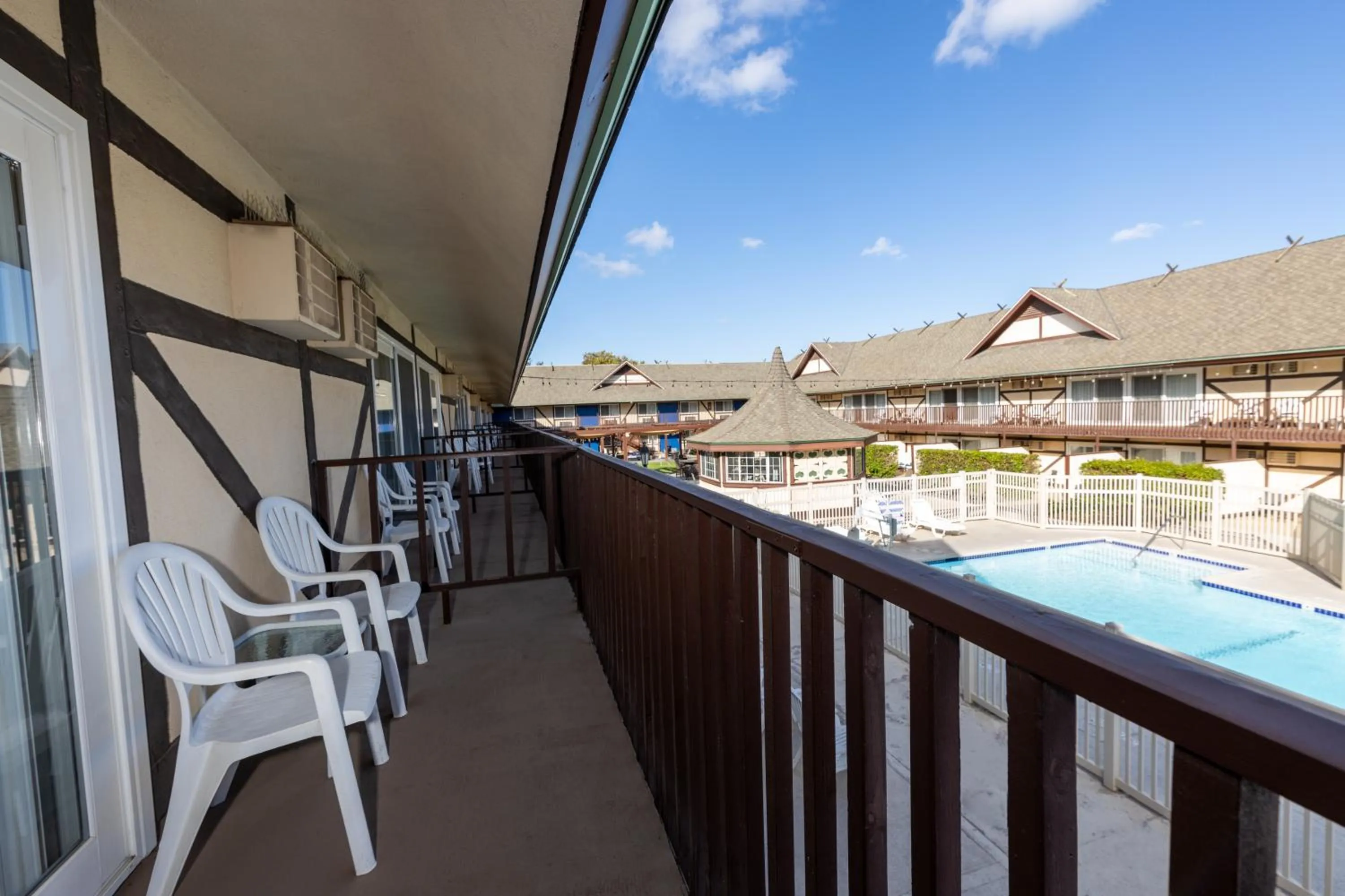 Patio in Pea Soup Andersen's Inn