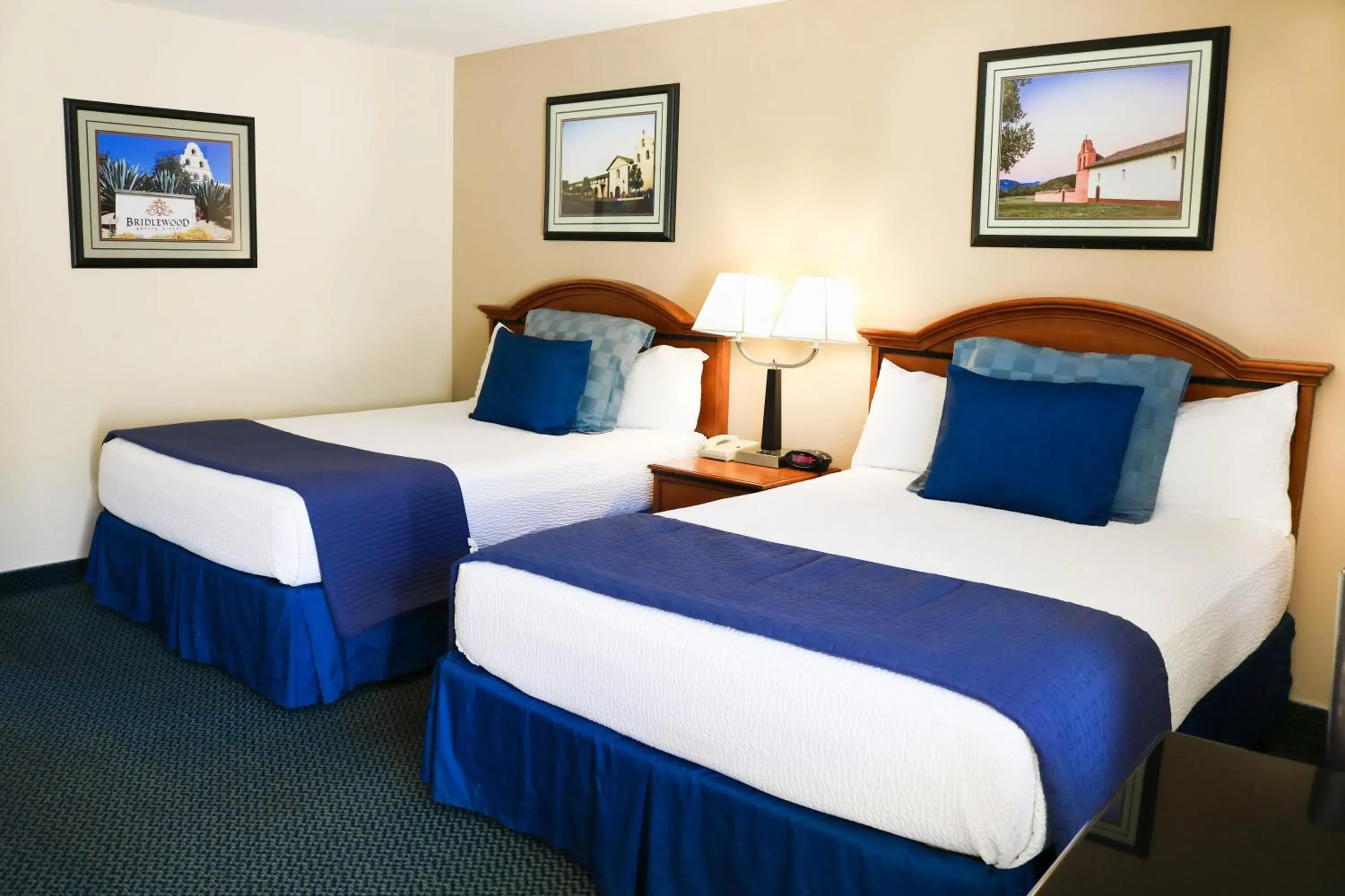 Bedroom, Bed in Pea Soup Andersen's Inn Bedroom, Bed in Pea Soup Andersen's Inn