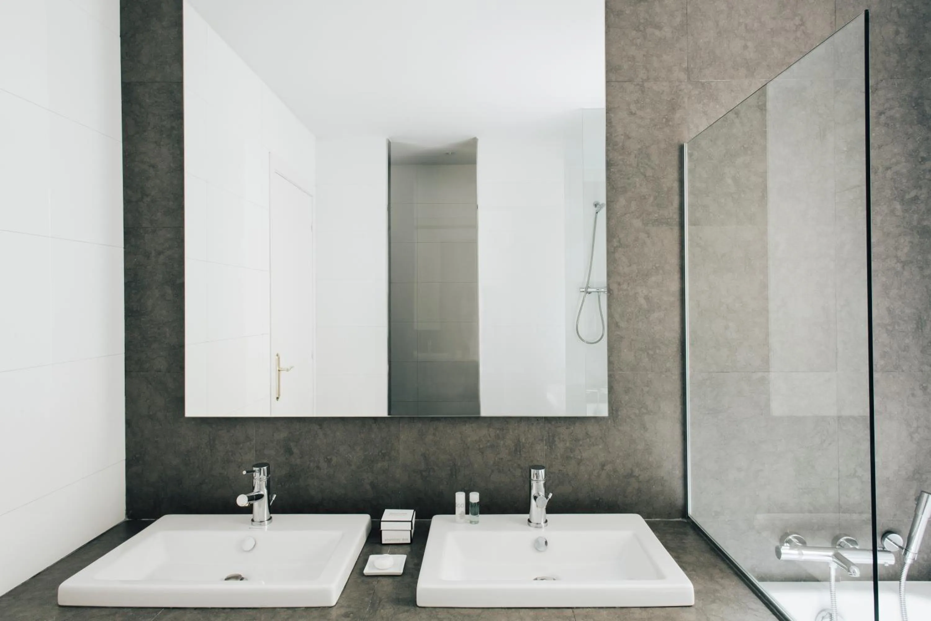 Bathroom in Barcelona Apartment Val