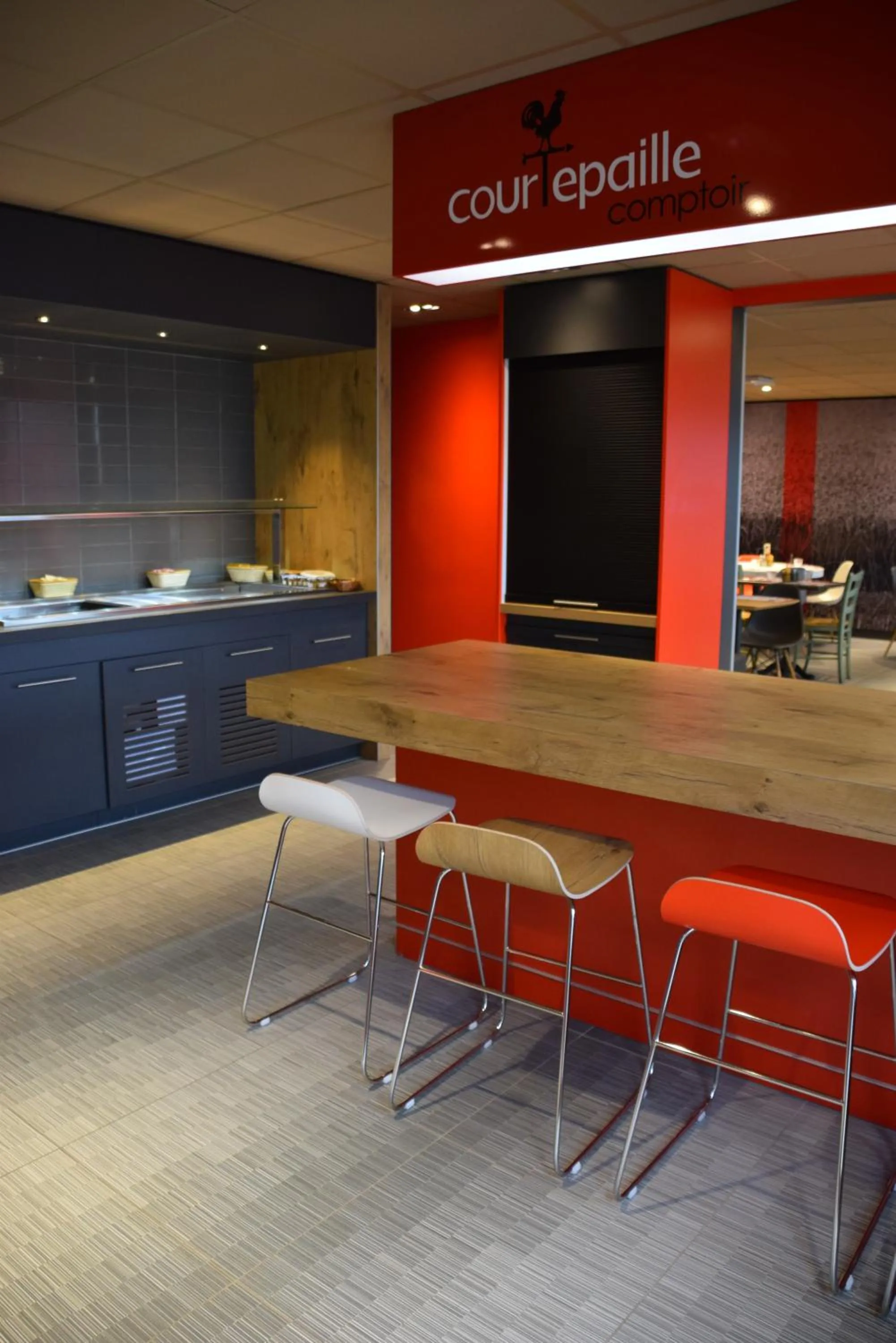 Restaurant/places to eat in ibis Saint-Denis Stade Ouest