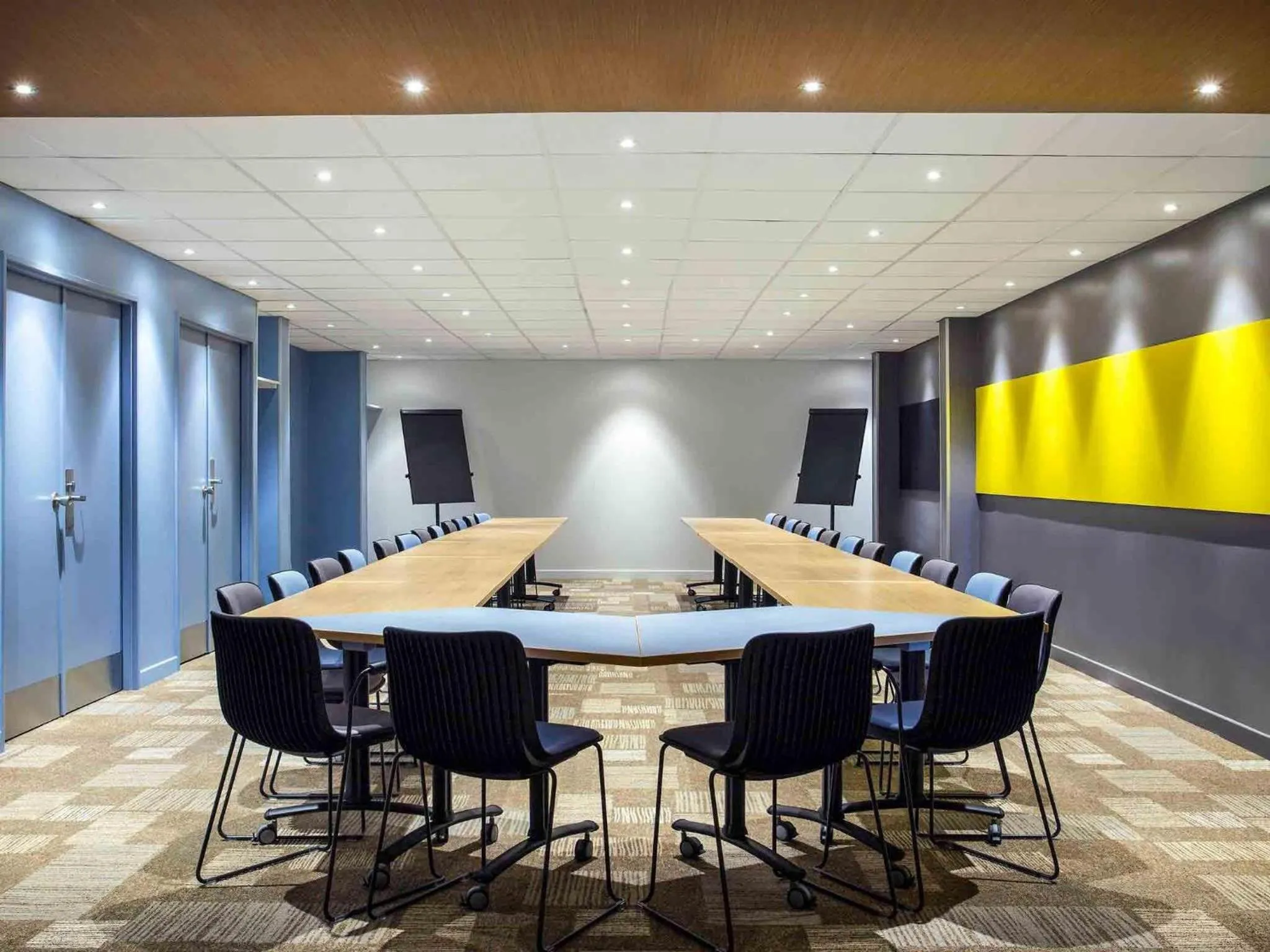 Meeting/conference room in ibis Saint-Denis Stade Ouest