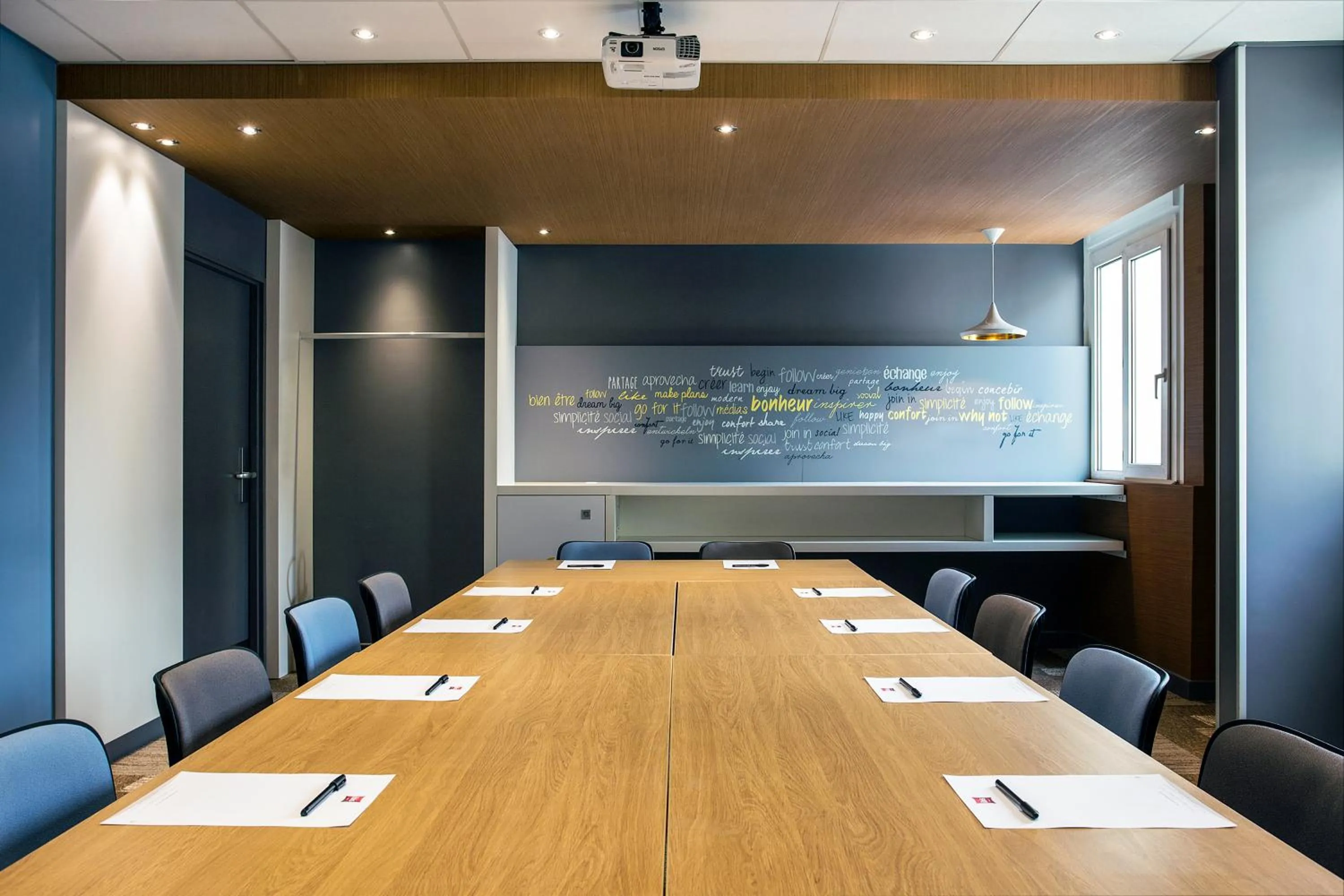 Meeting/conference room in ibis Saint-Denis Stade Ouest