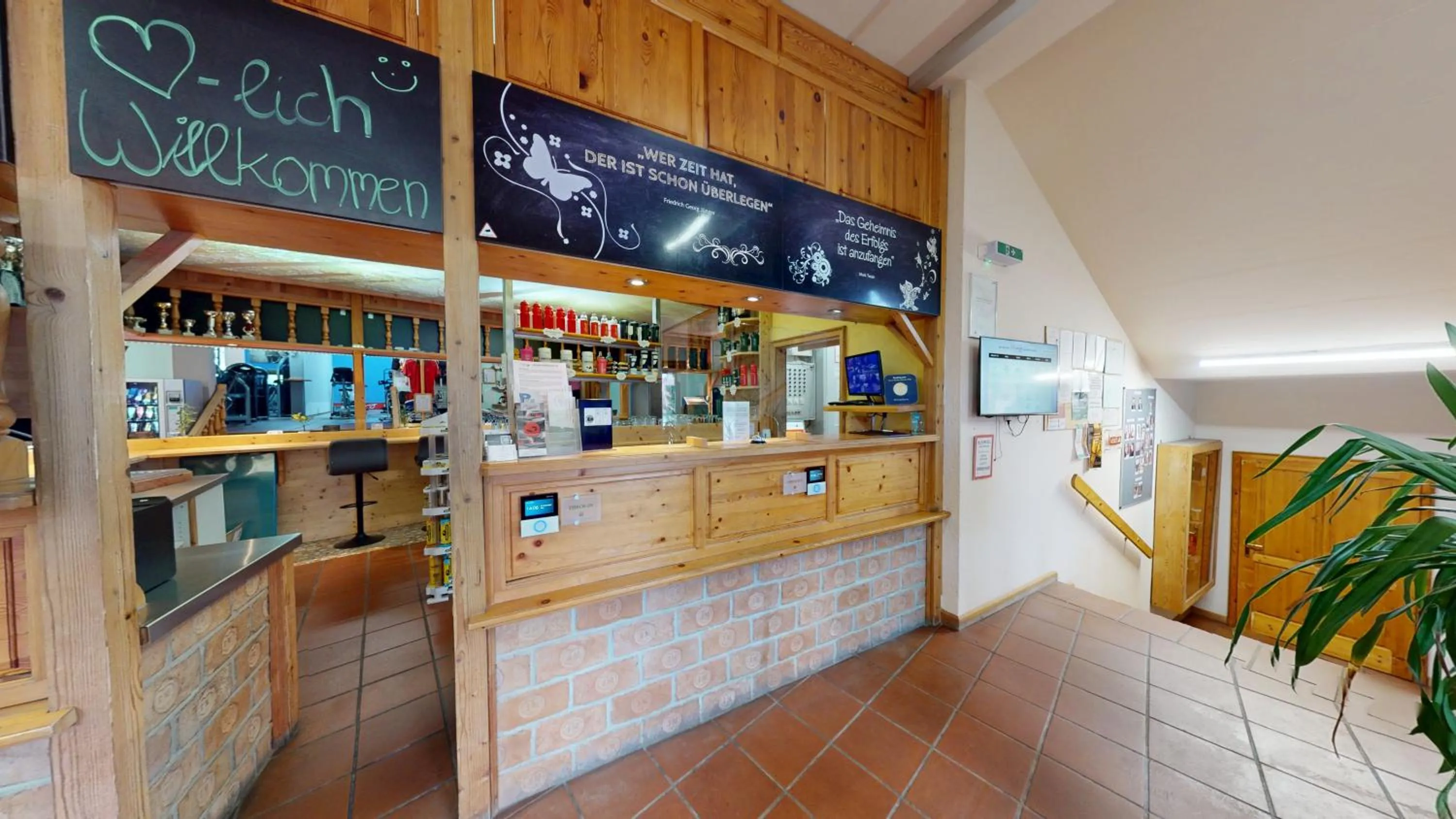 Lobby or reception in Moving Rooms