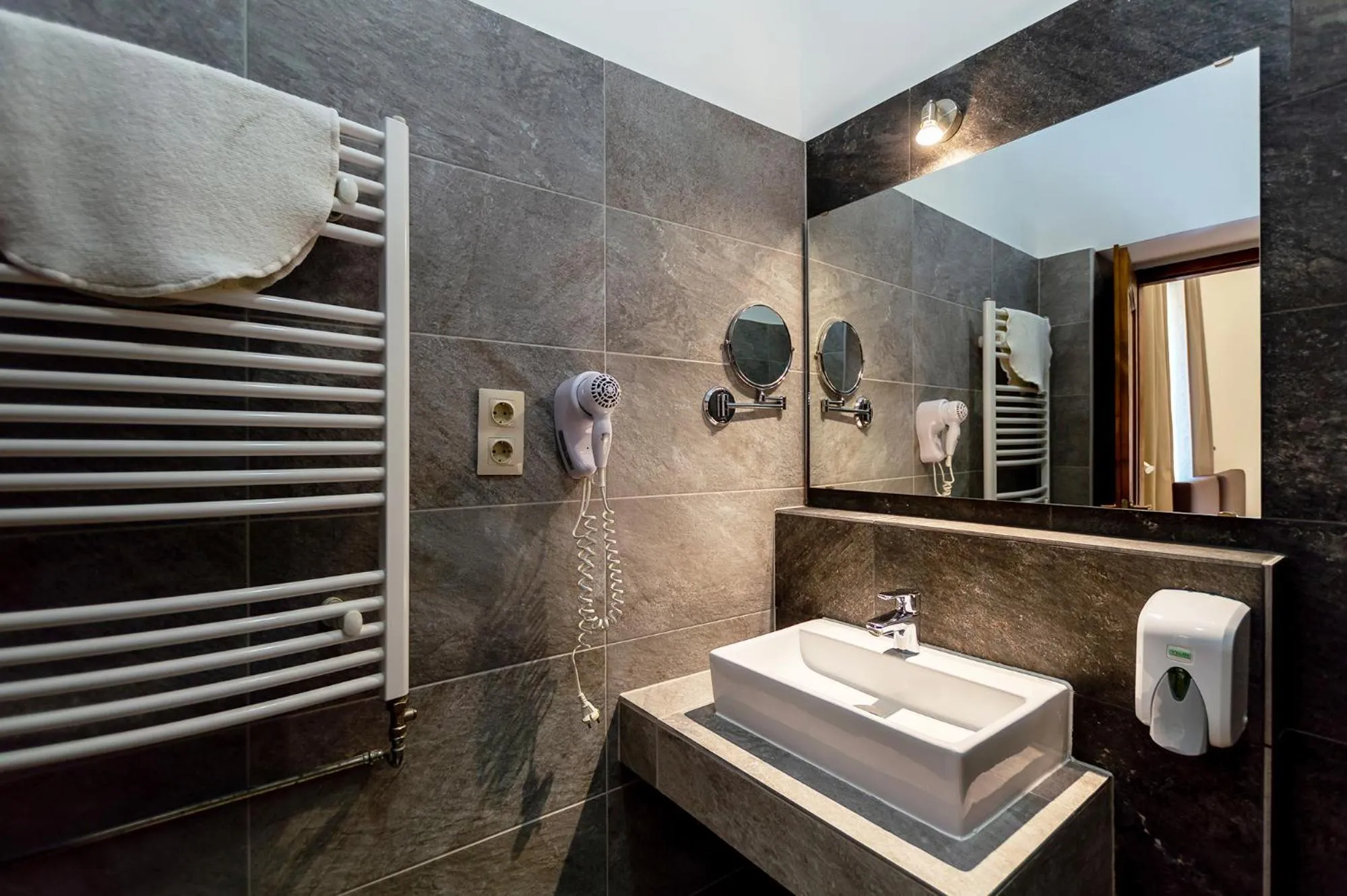 Bathroom in Vén Diófa De Lux Panzió