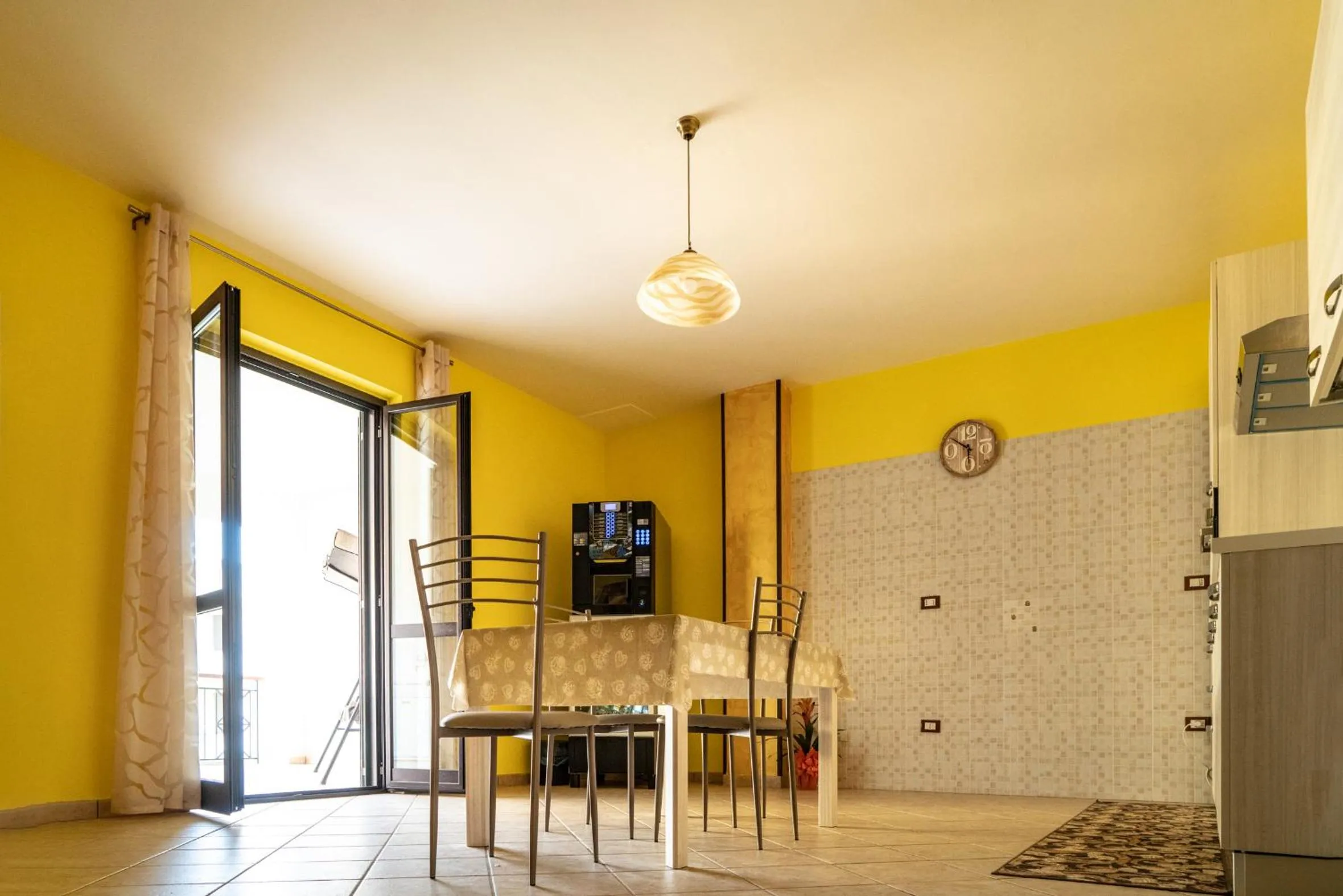 Kitchen or kitchenette in B&B Salerno