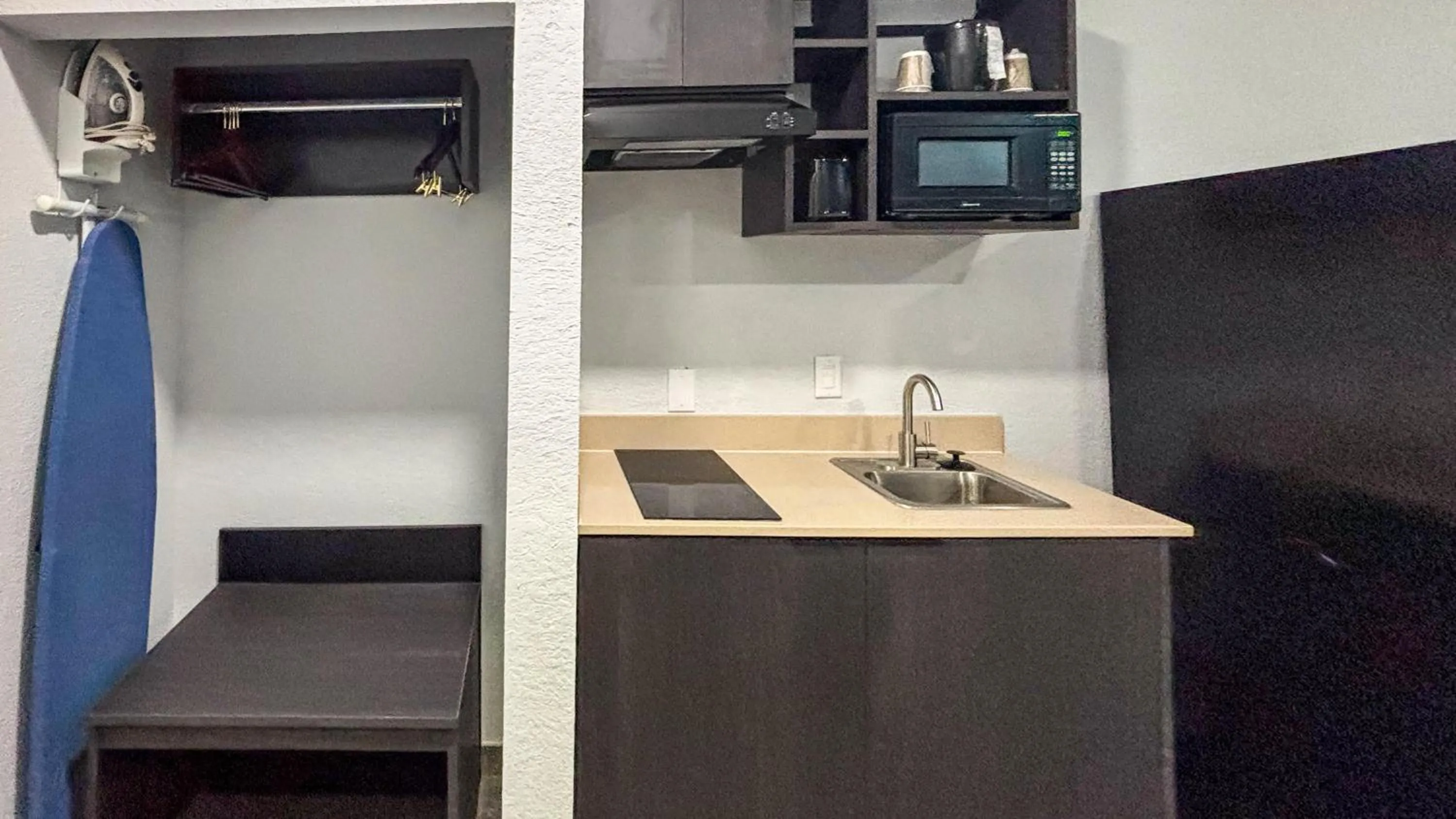 Kitchen or kitchenette in Studio 6 Houston, TX - Westchase