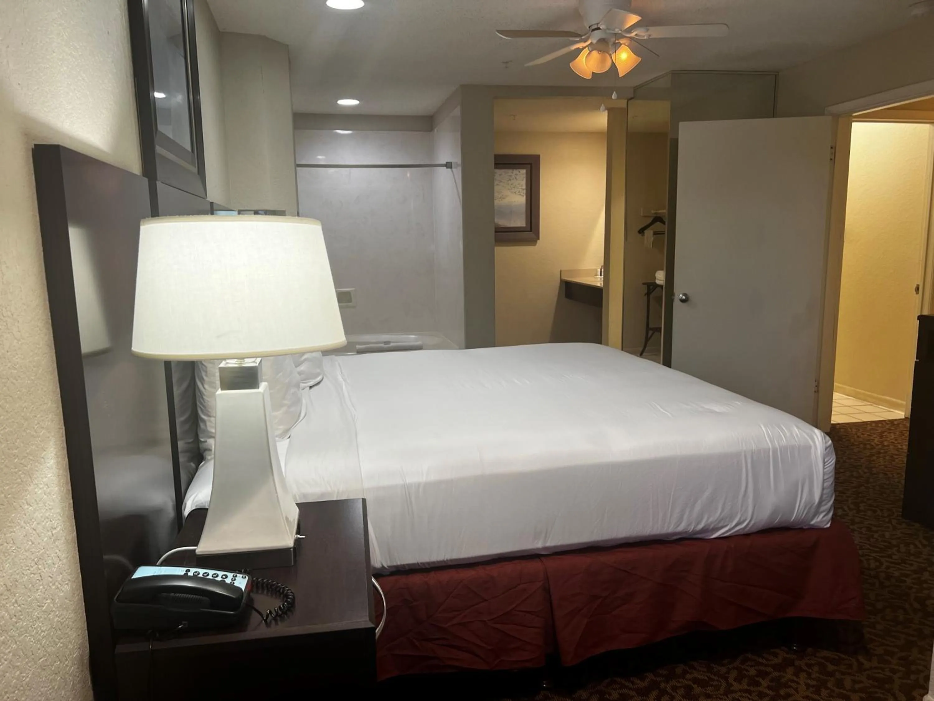 Bedroom, Bed in Baymont by Wyndham Houston/Westchase