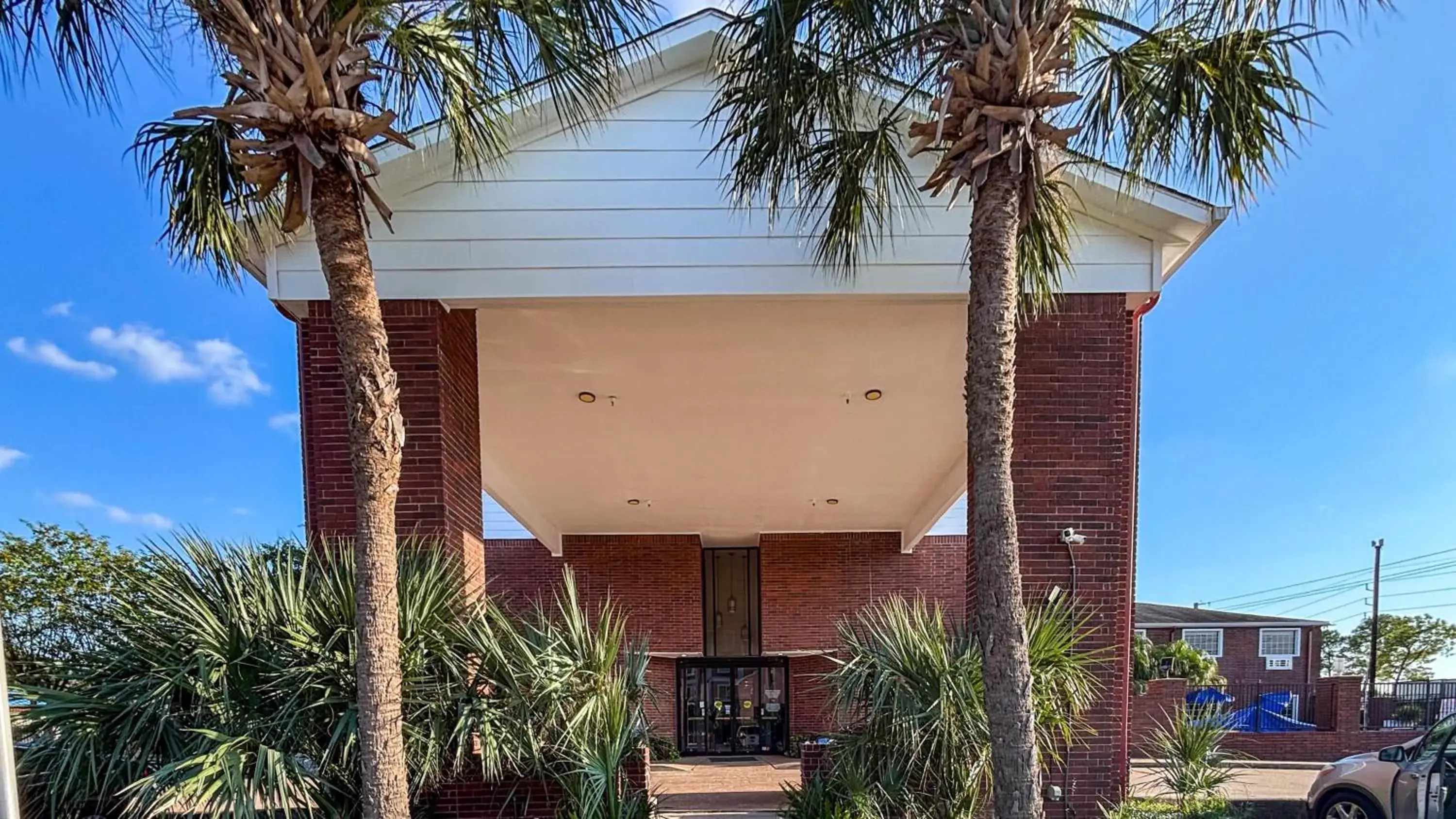 Property building in Studio 6 Houston, TX - Westchase Property building in Studio 6 Houston, TX - Westchase