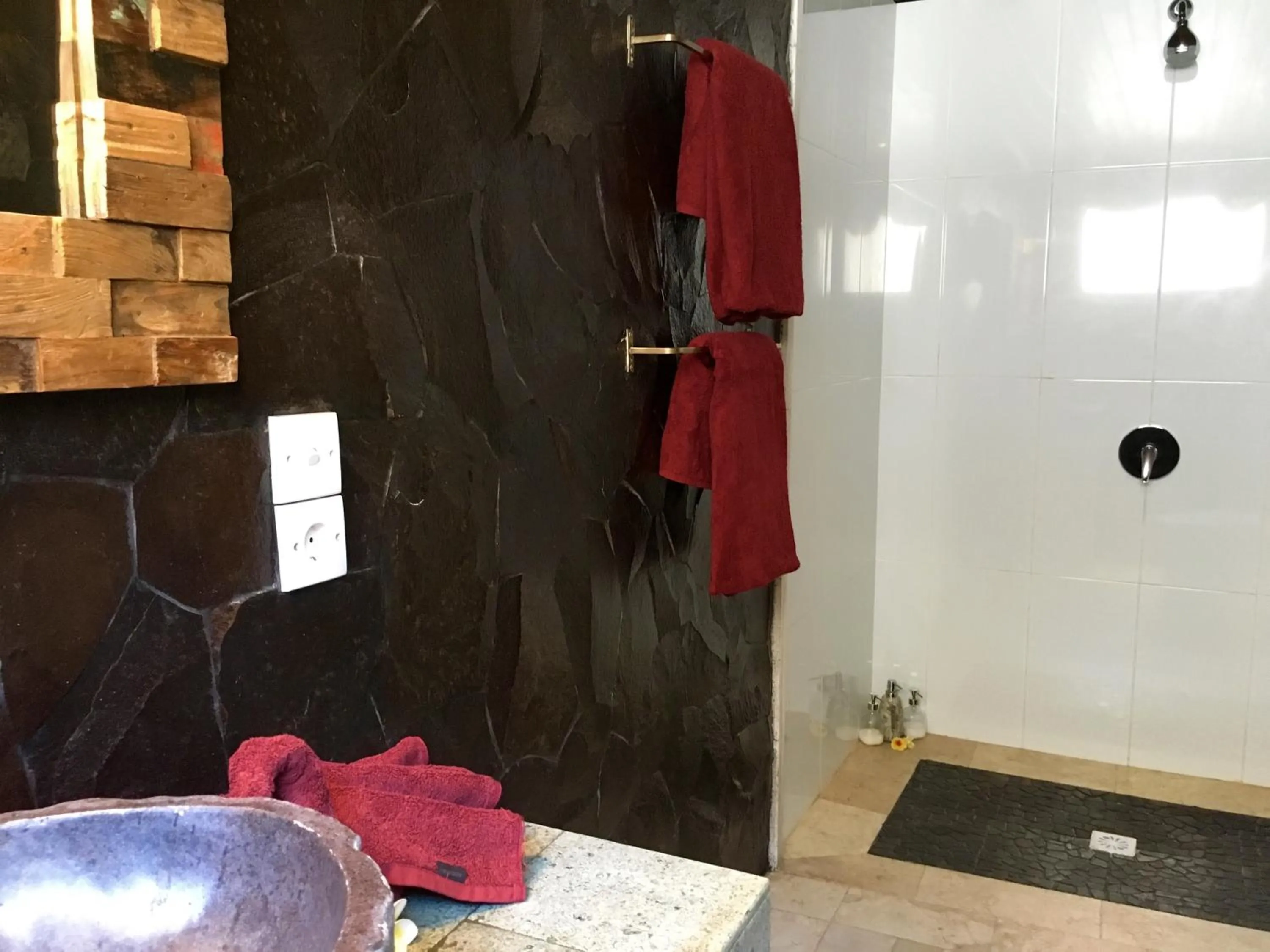 Bathroom in Twin Island Villas & Dive Resort