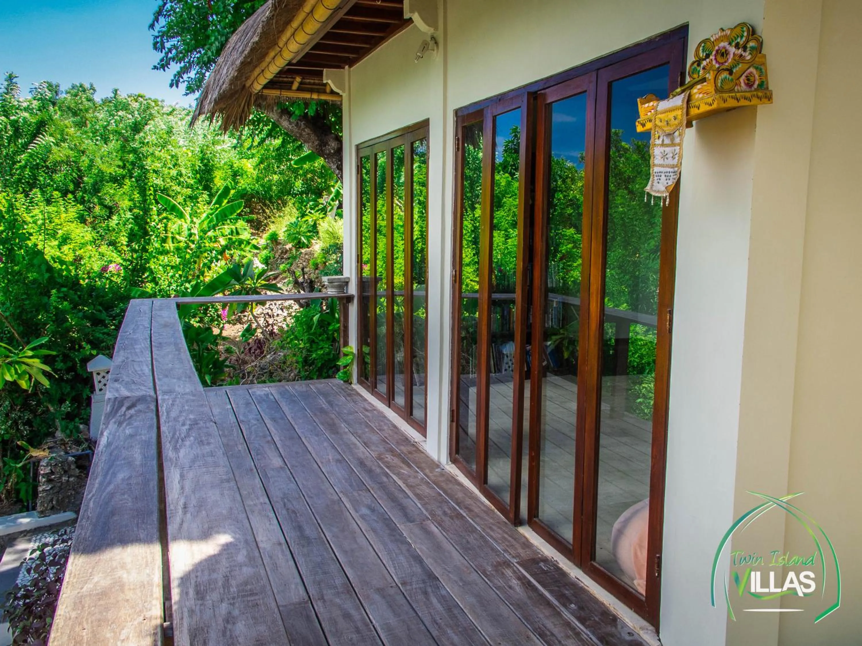 Balcony/Terrace in Twin Island Villas & Dive Resort