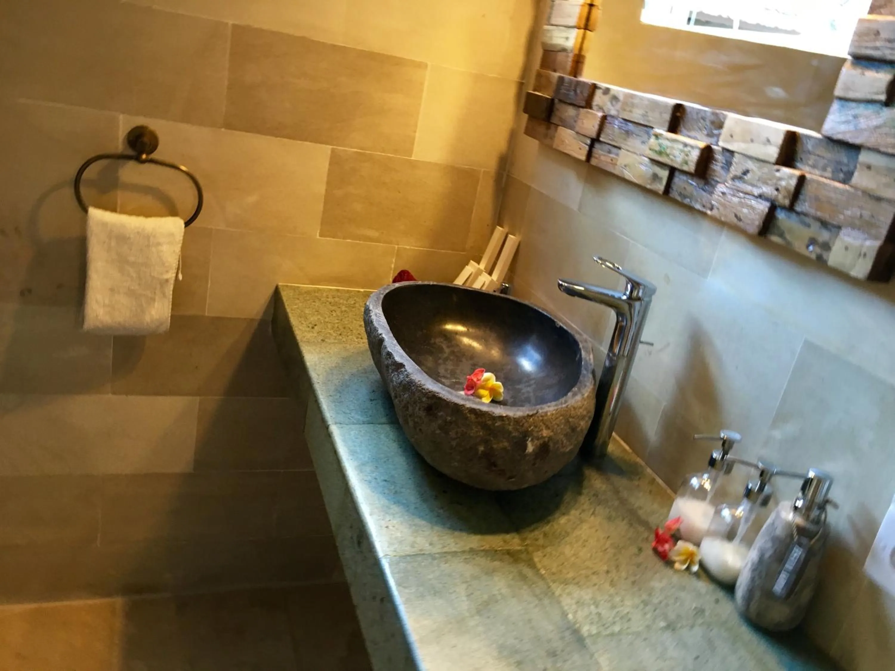 Bathroom in Twin Island Villas & Dive Resort