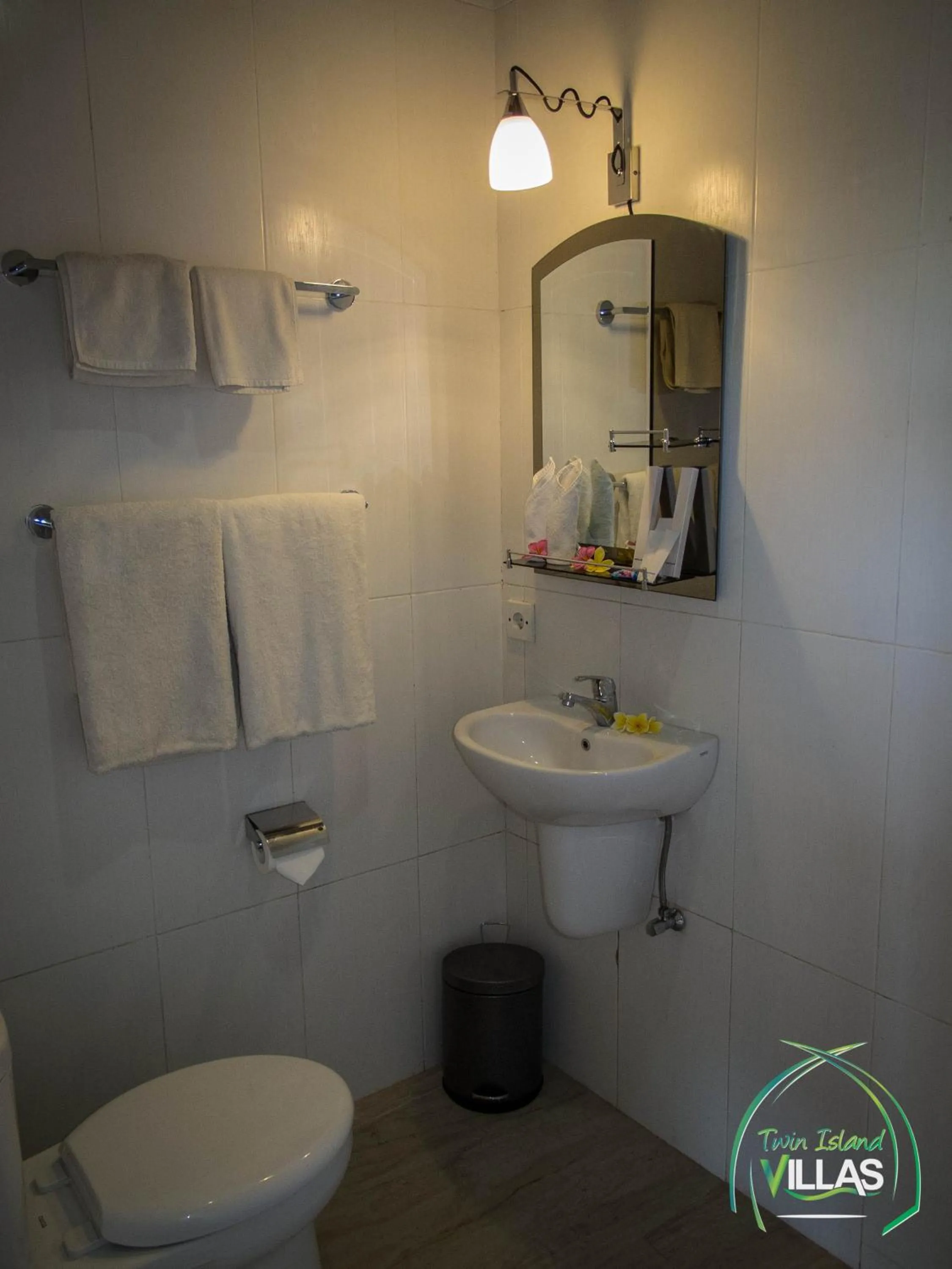 Bathroom in Twin Island Villas & Dive Resort