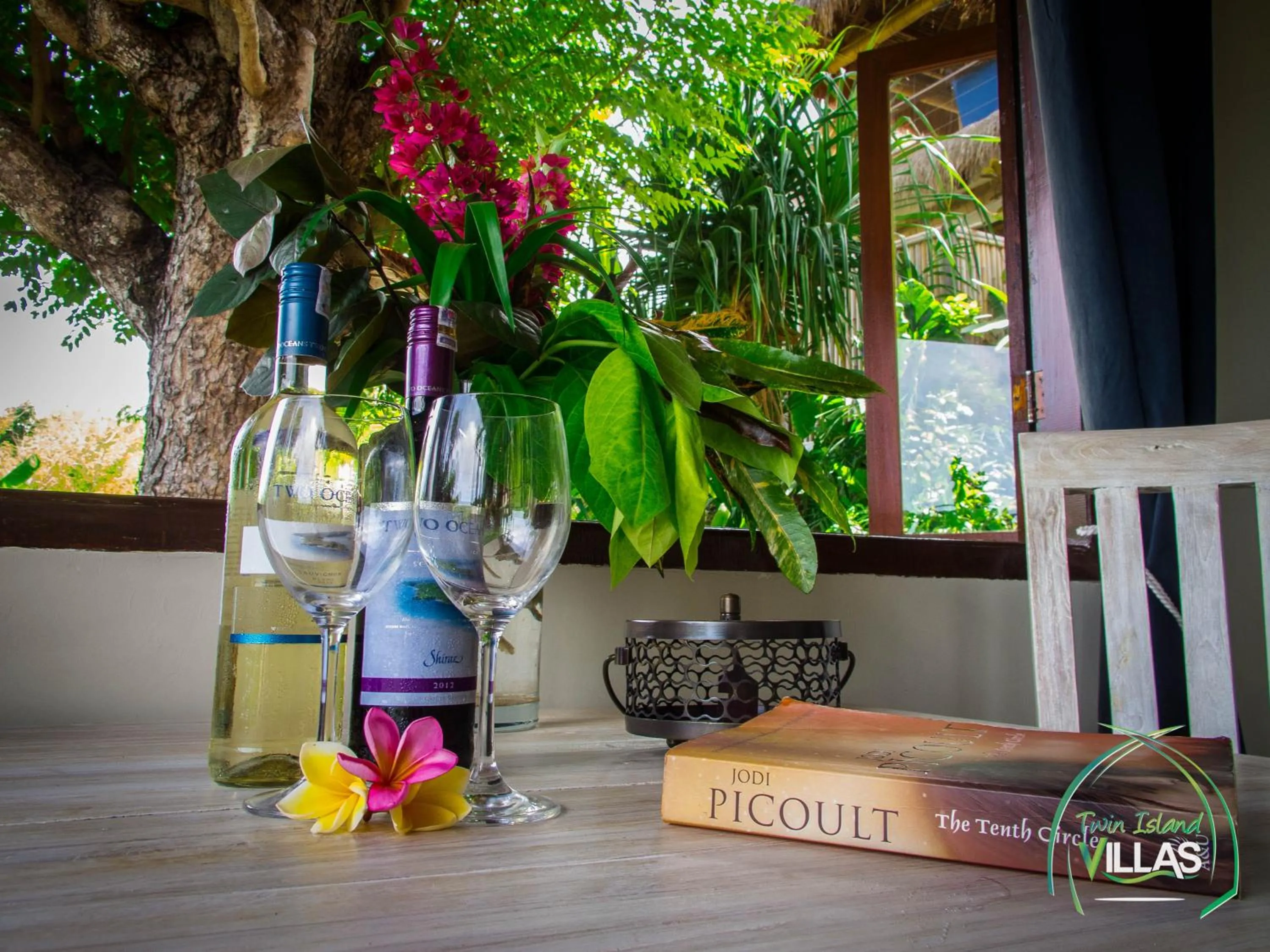 Dining area in Twin Island Villas & Dive Resort