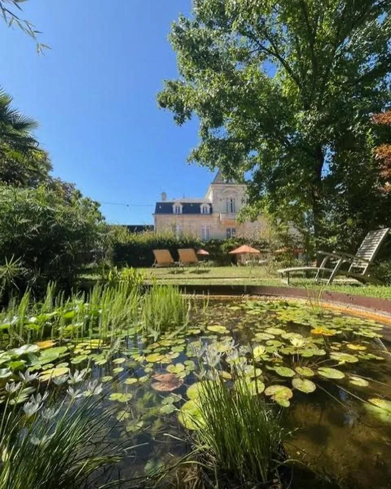 Garden in Le Clos des Queyries, Chambres d'Hôtes