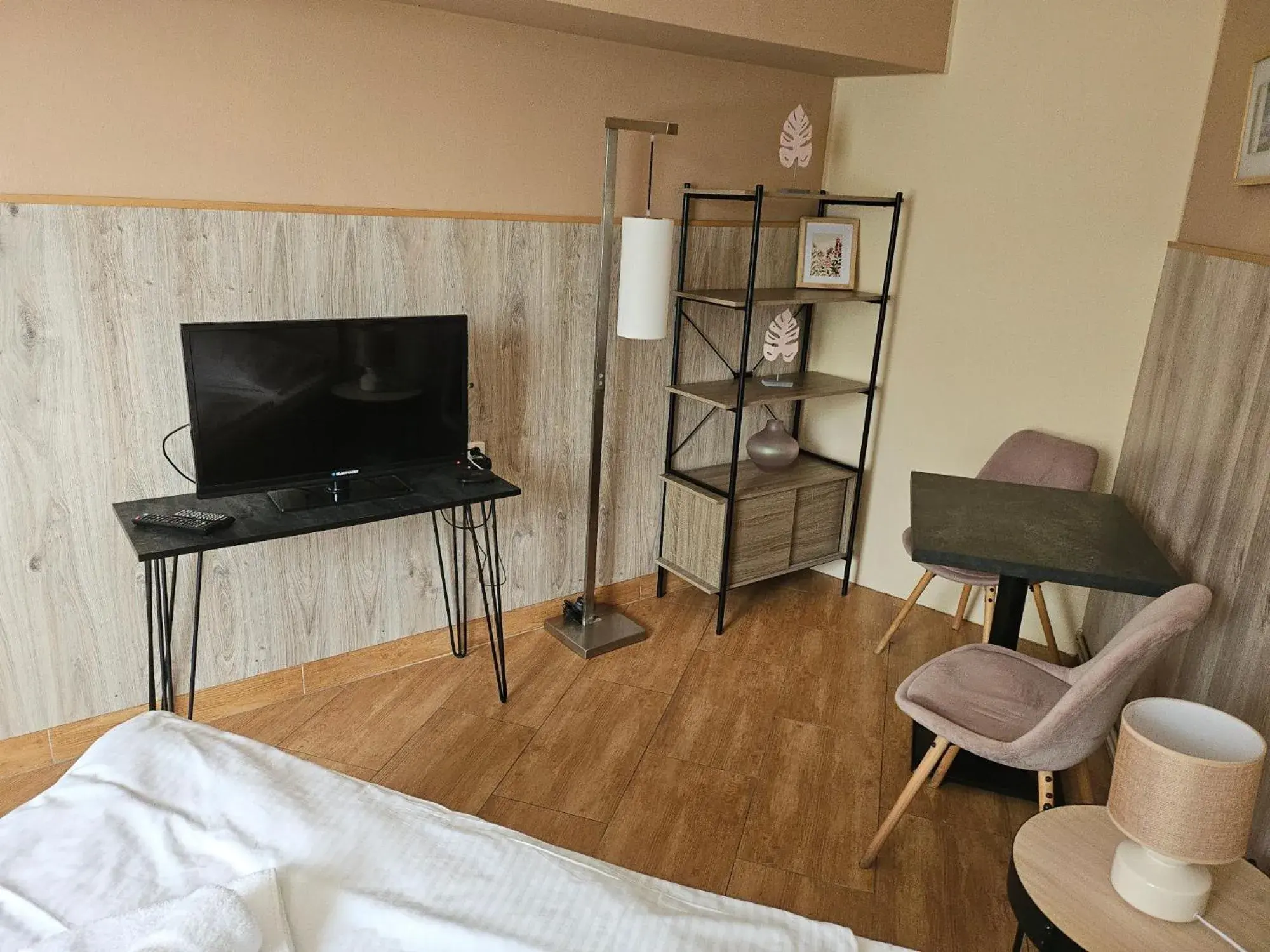 Twin Room in Hotel Taurus Twin Room in Hotel Taurus