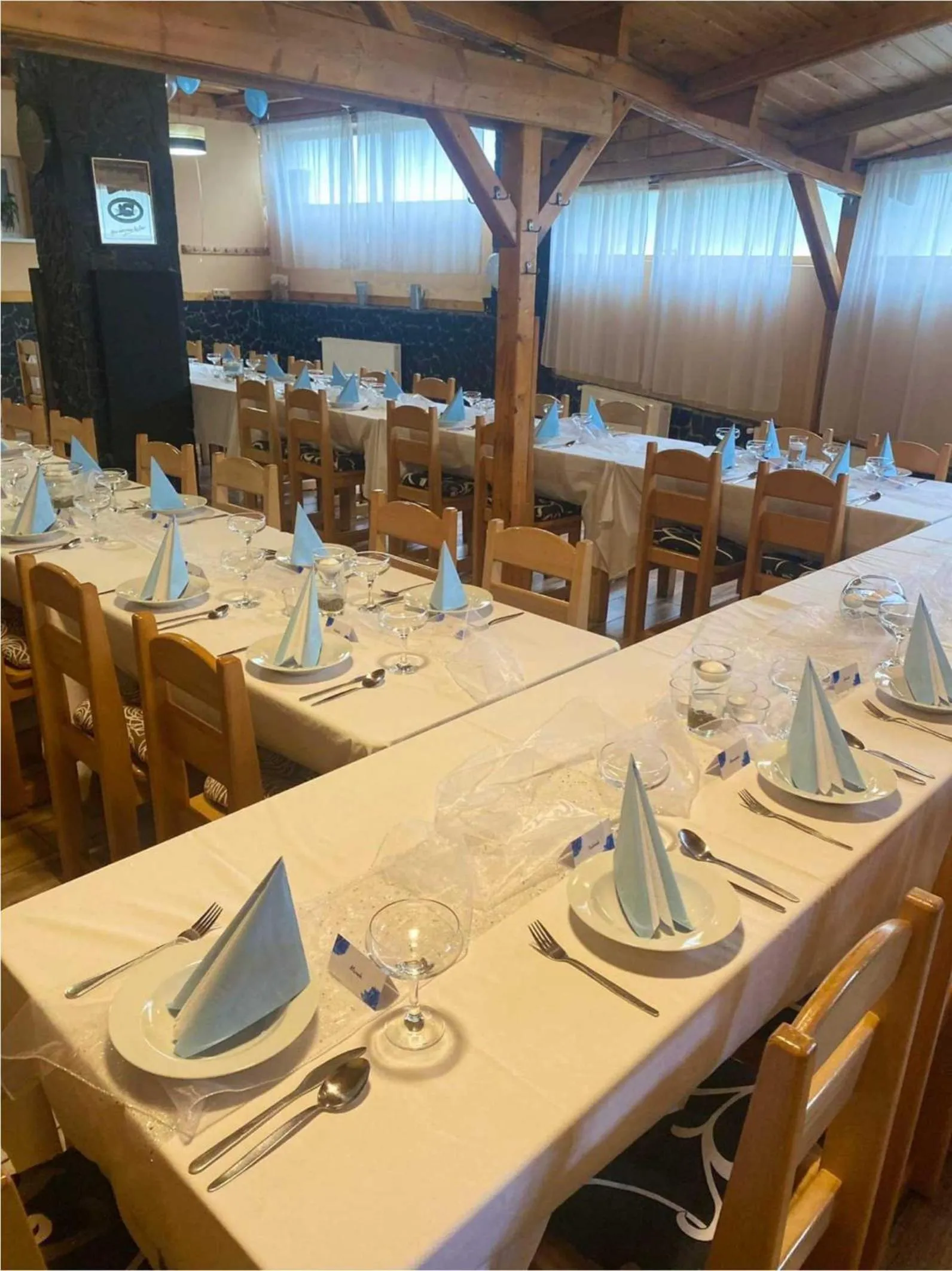 Restaurant/places to eat in Hotel Taurus