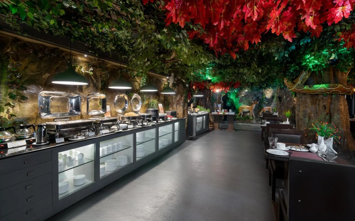 Restaurant/places to eat in Cygnett Style Tania's