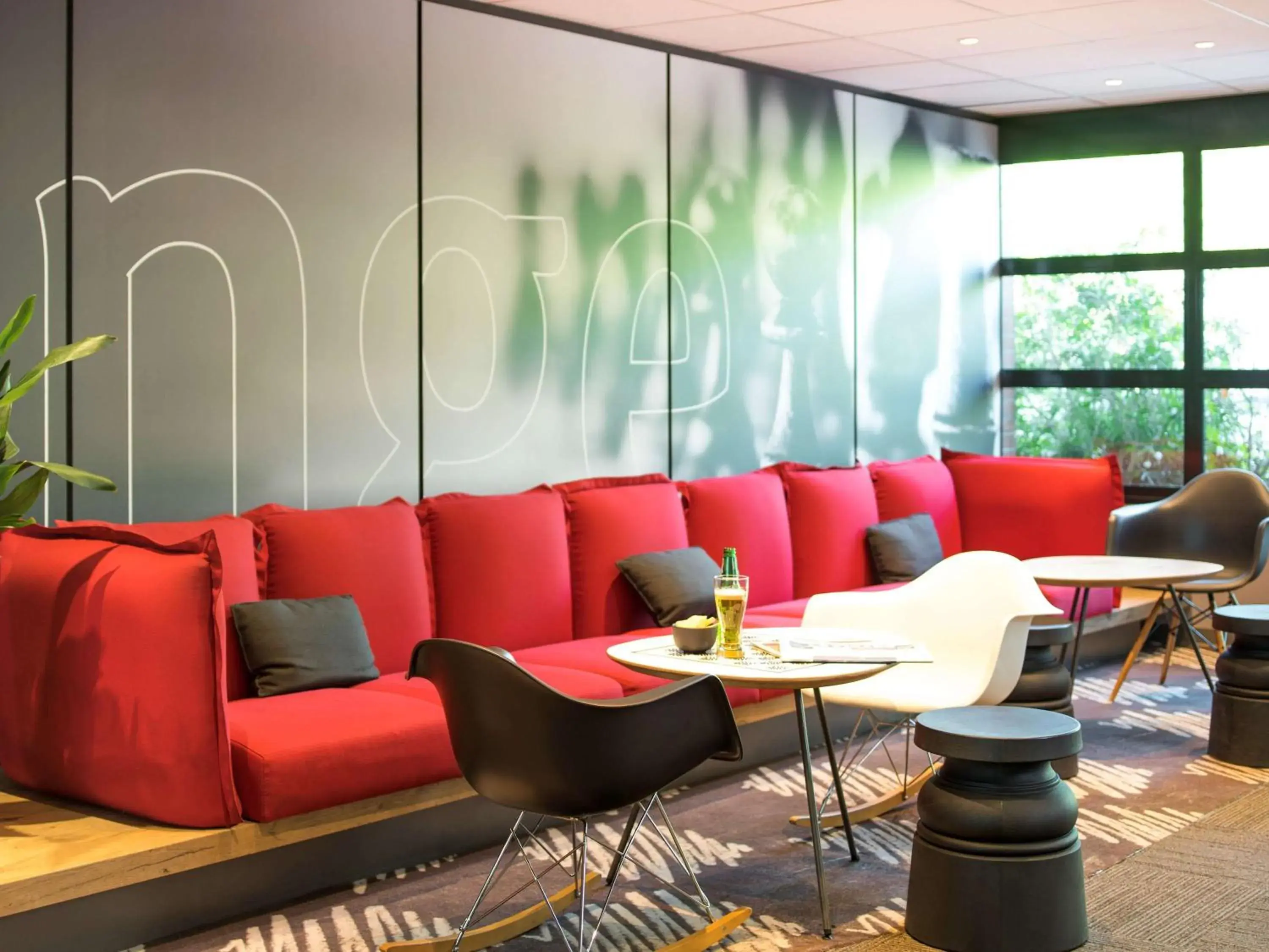 Lounge or bar, Seating Area in ibis Paris Saint-Denis Stade Sud