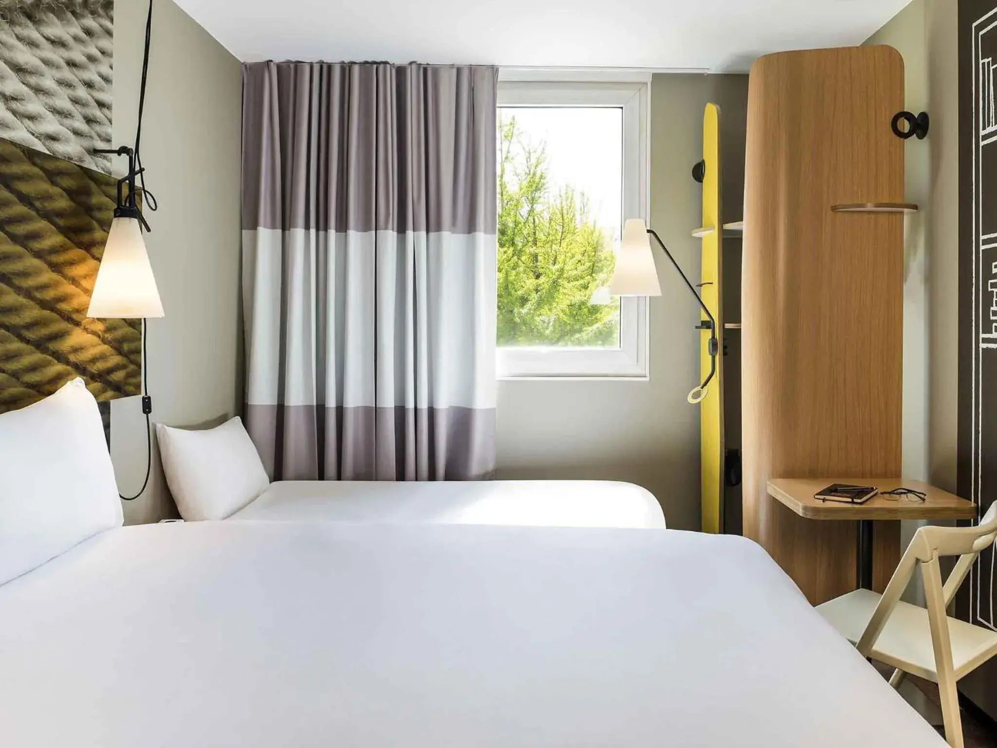 Bedroom, Bed in ibis Paris Saint-Denis Stade Sud Bedroom, Bed in ibis Paris Saint-Denis Stade Sud