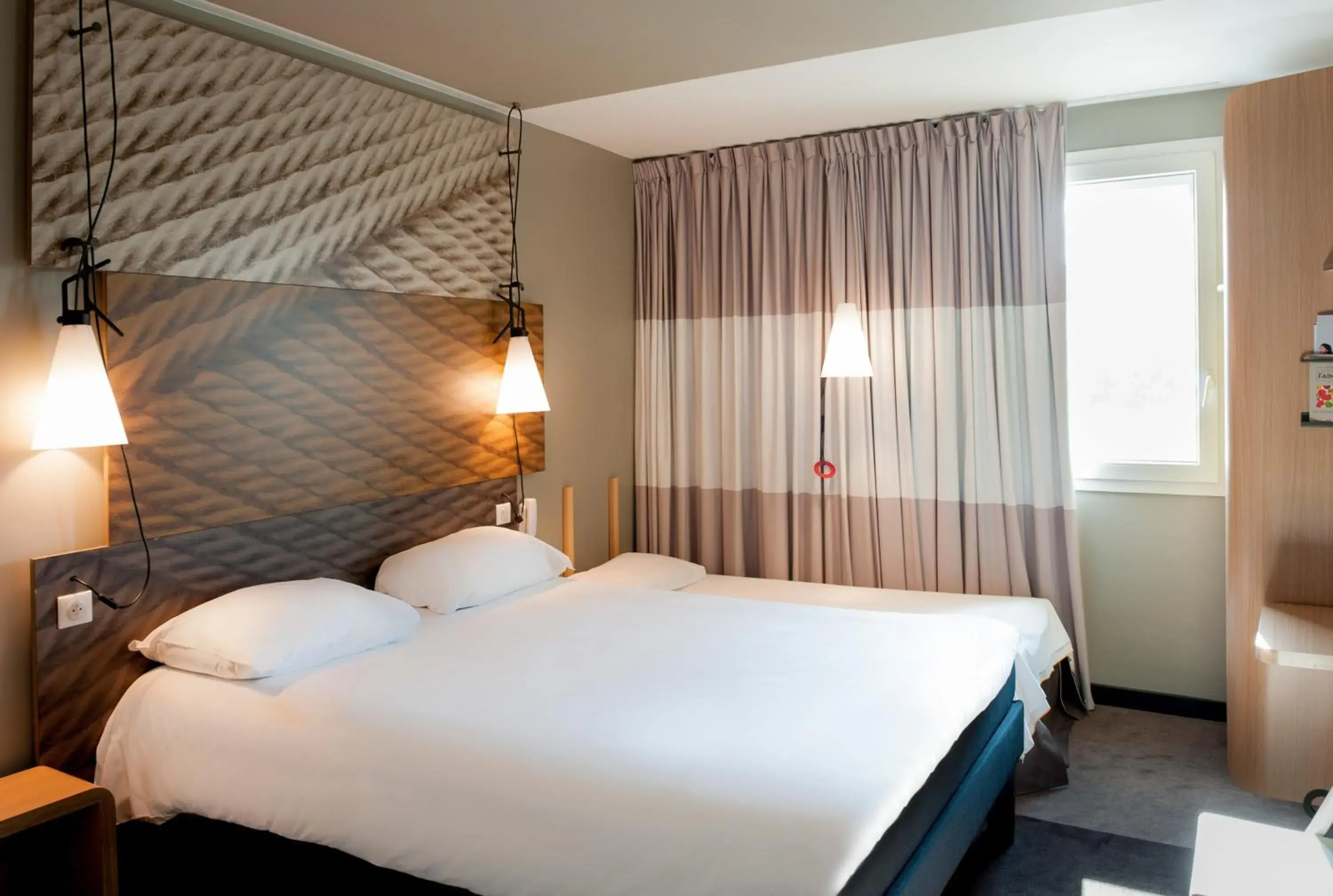 Photo of the whole room, Bed in ibis Paris Saint-Denis Stade Sud