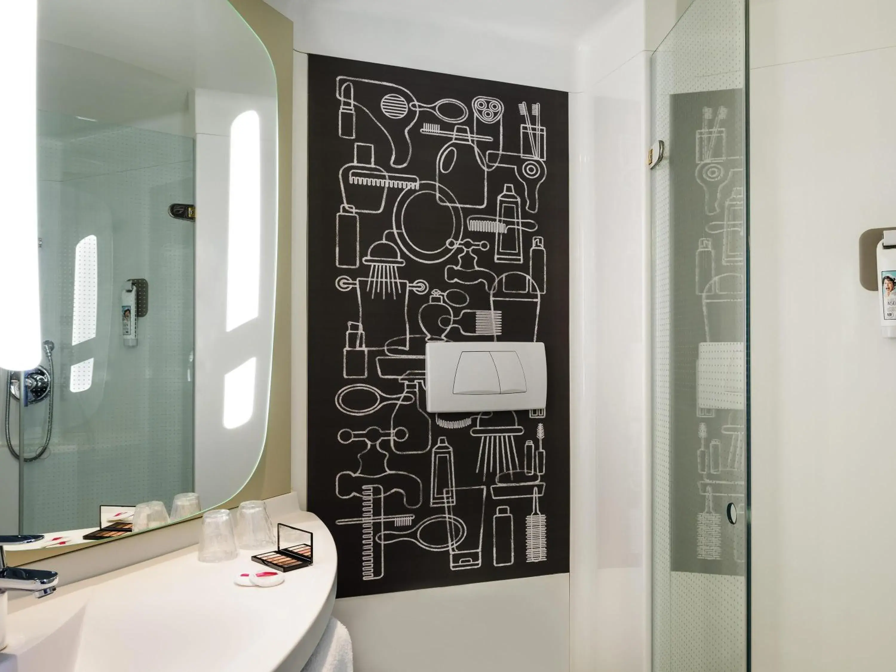 Bedroom in ibis Paris Saint-Denis Stade Sud Bedroom in ibis Paris Saint-Denis Stade Sud