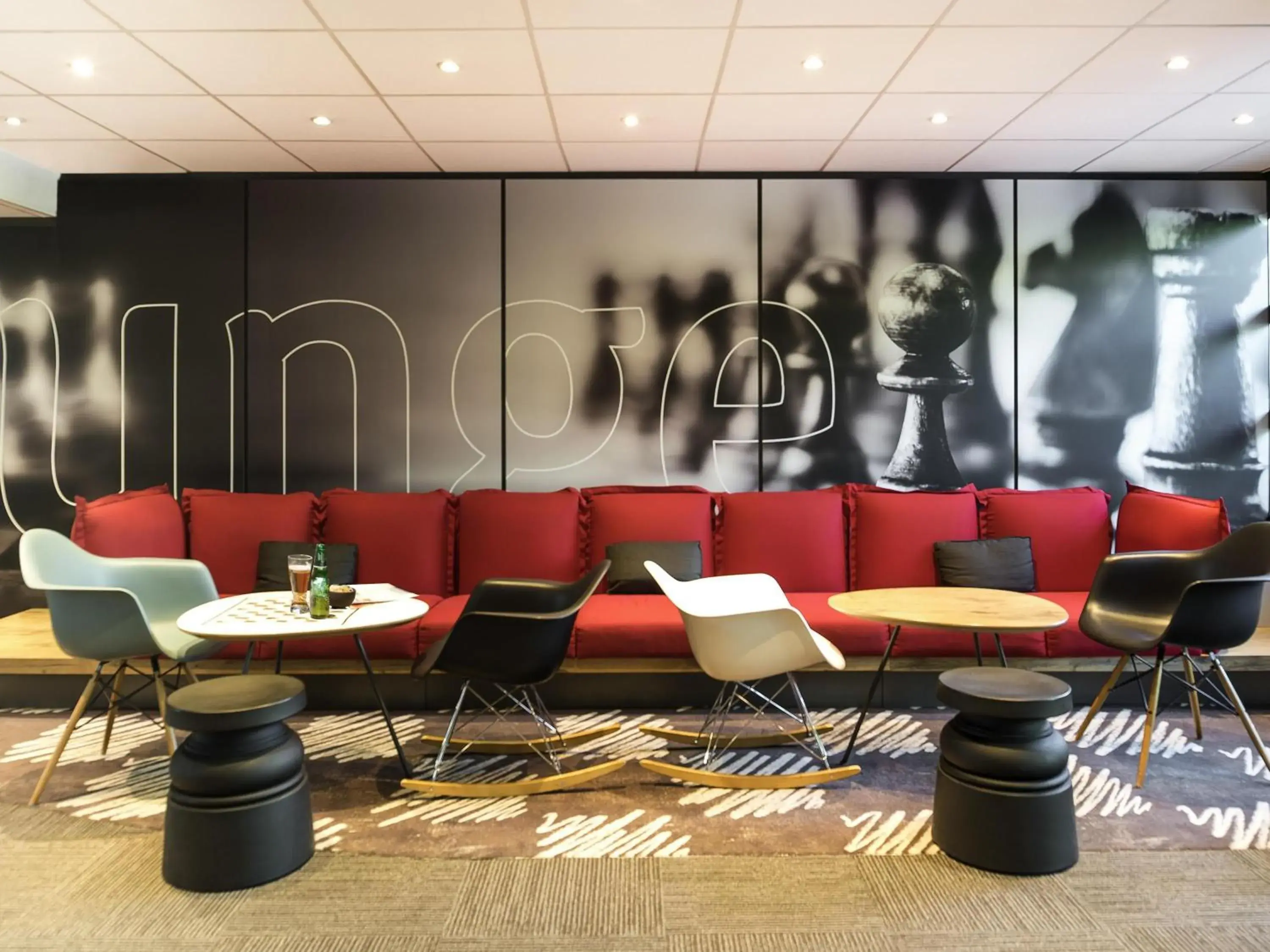 Lounge or bar in ibis Paris Saint-Denis Stade Sud Lounge or bar in ibis Paris Saint-Denis Stade Sud