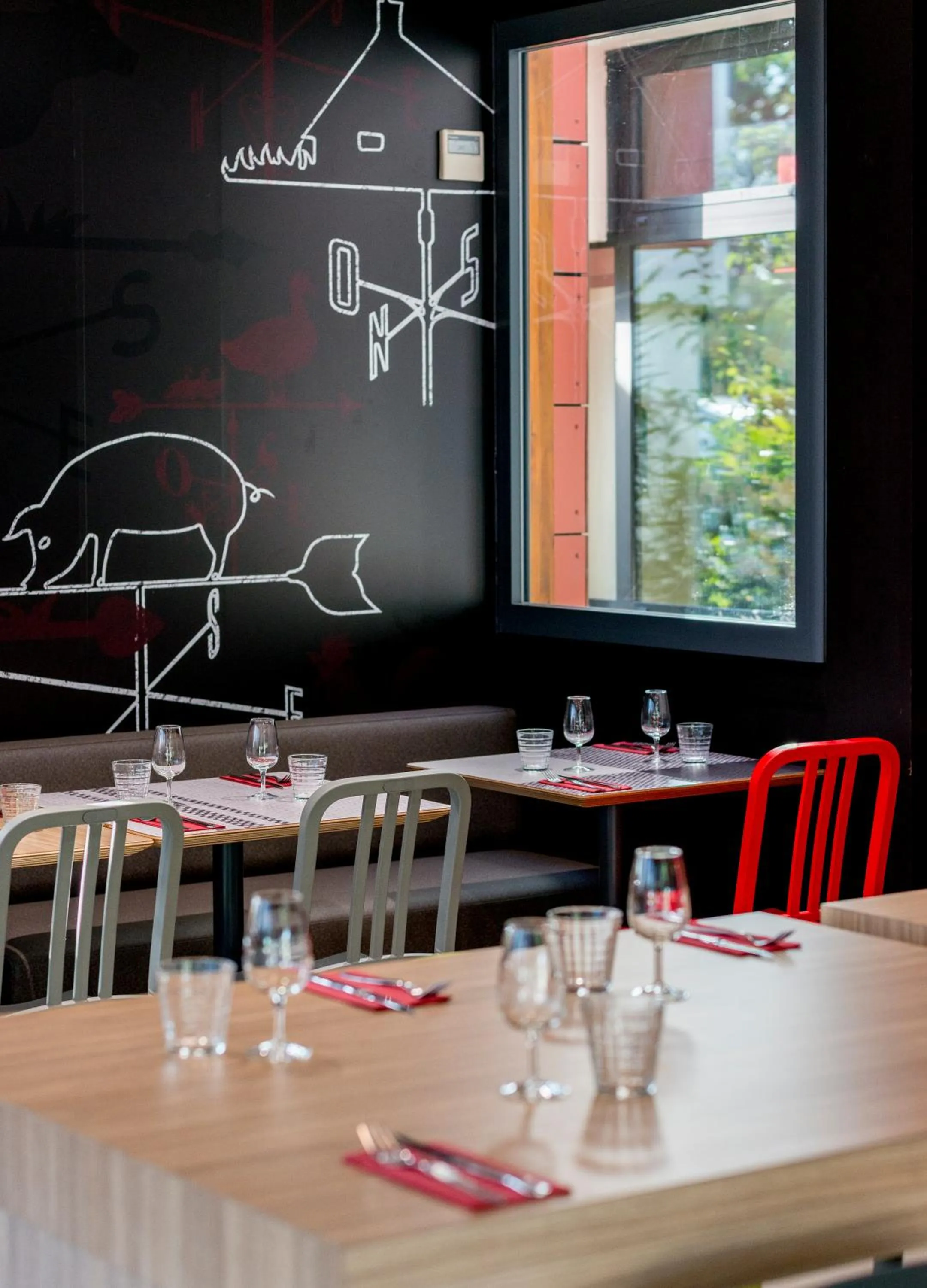 Restaurant/places to eat in ibis Toulouse Aeroport