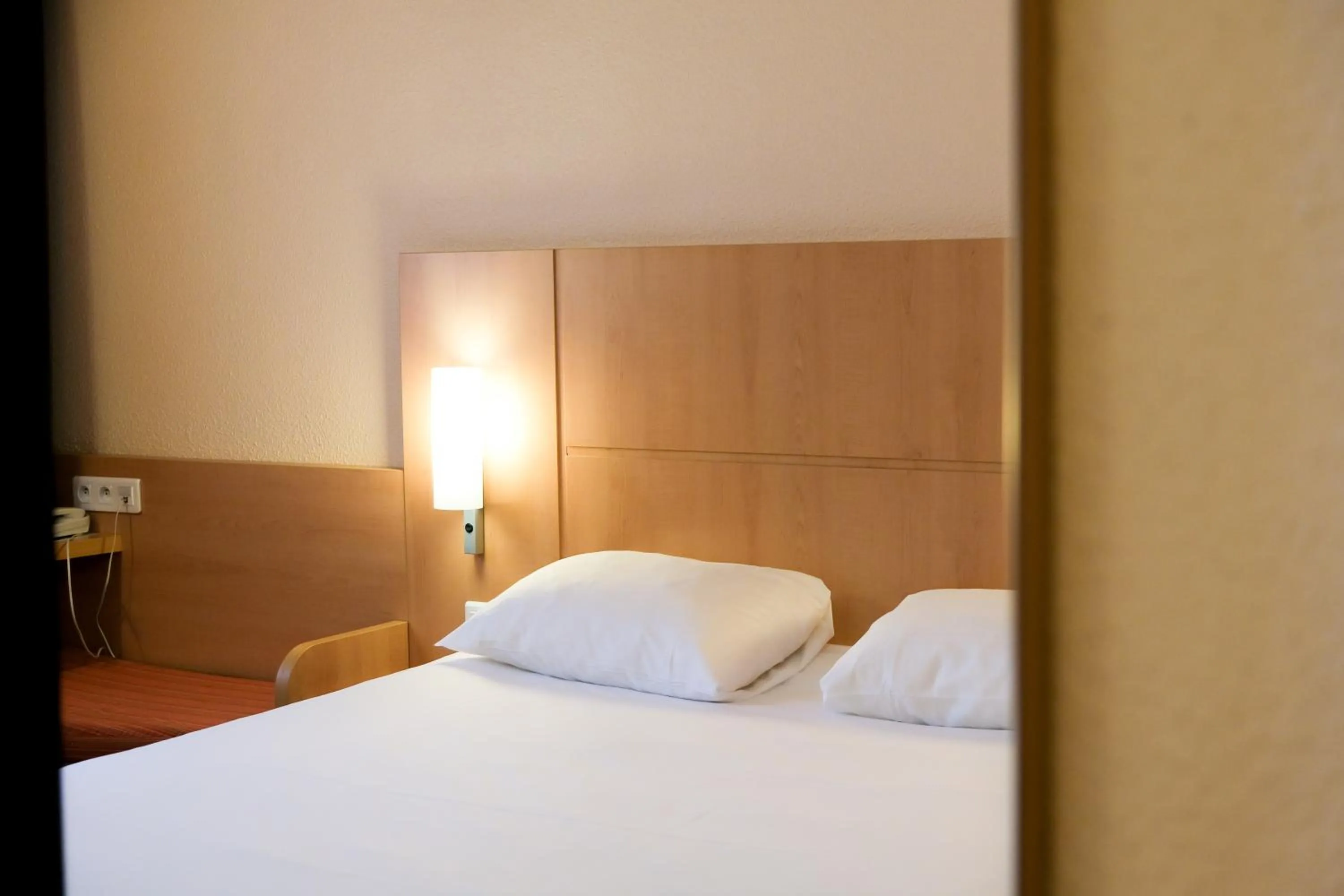 Bed in ibis Toulouse Aeroport