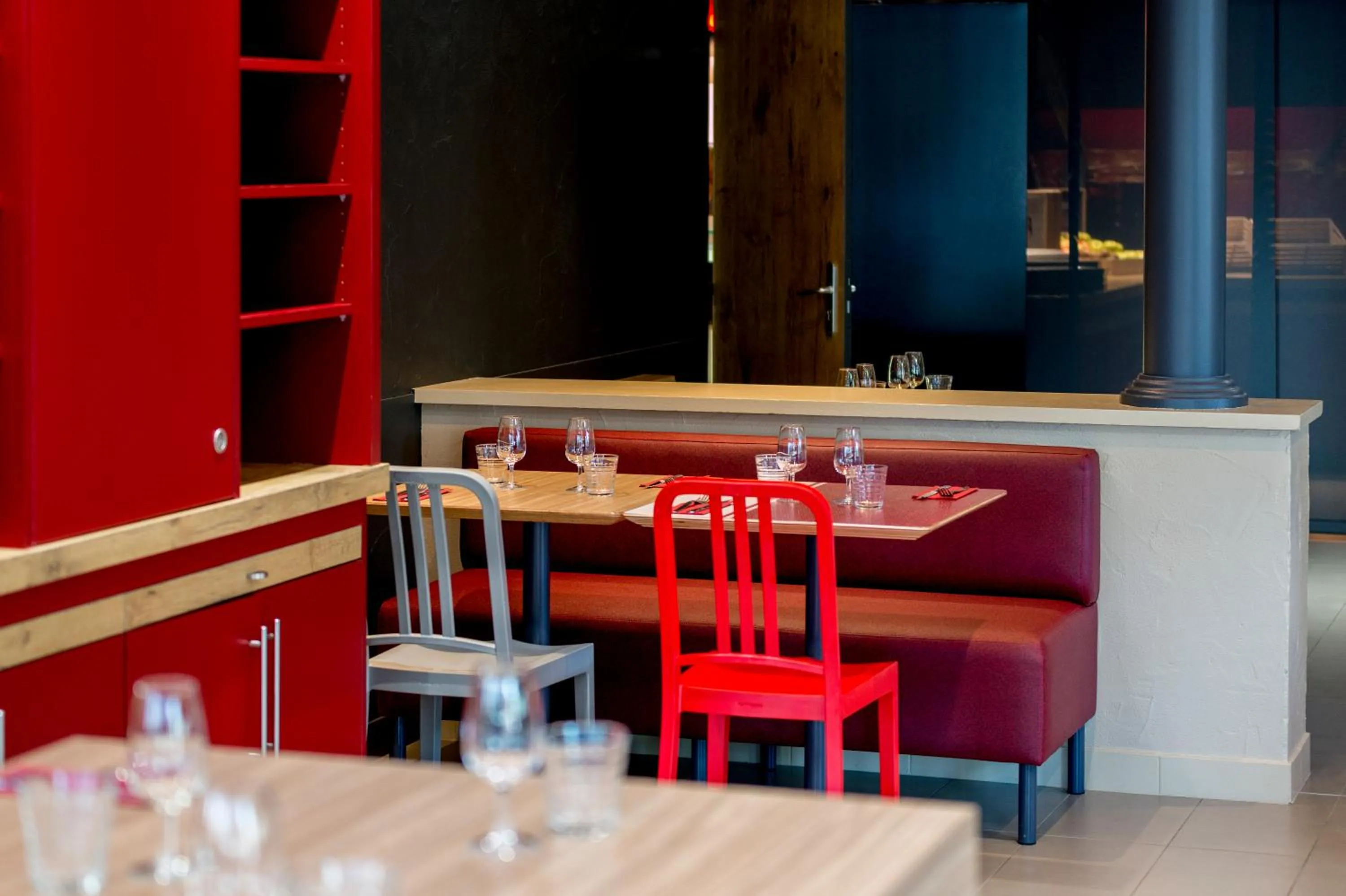 Restaurant/places to eat in ibis Toulouse Aeroport