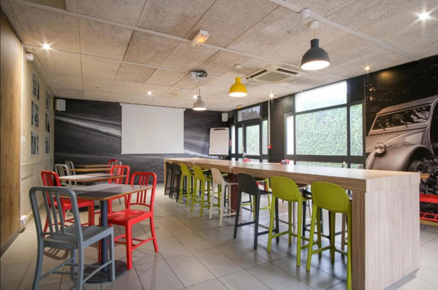 Restaurant/places to eat in ibis Toulouse Aeroport
