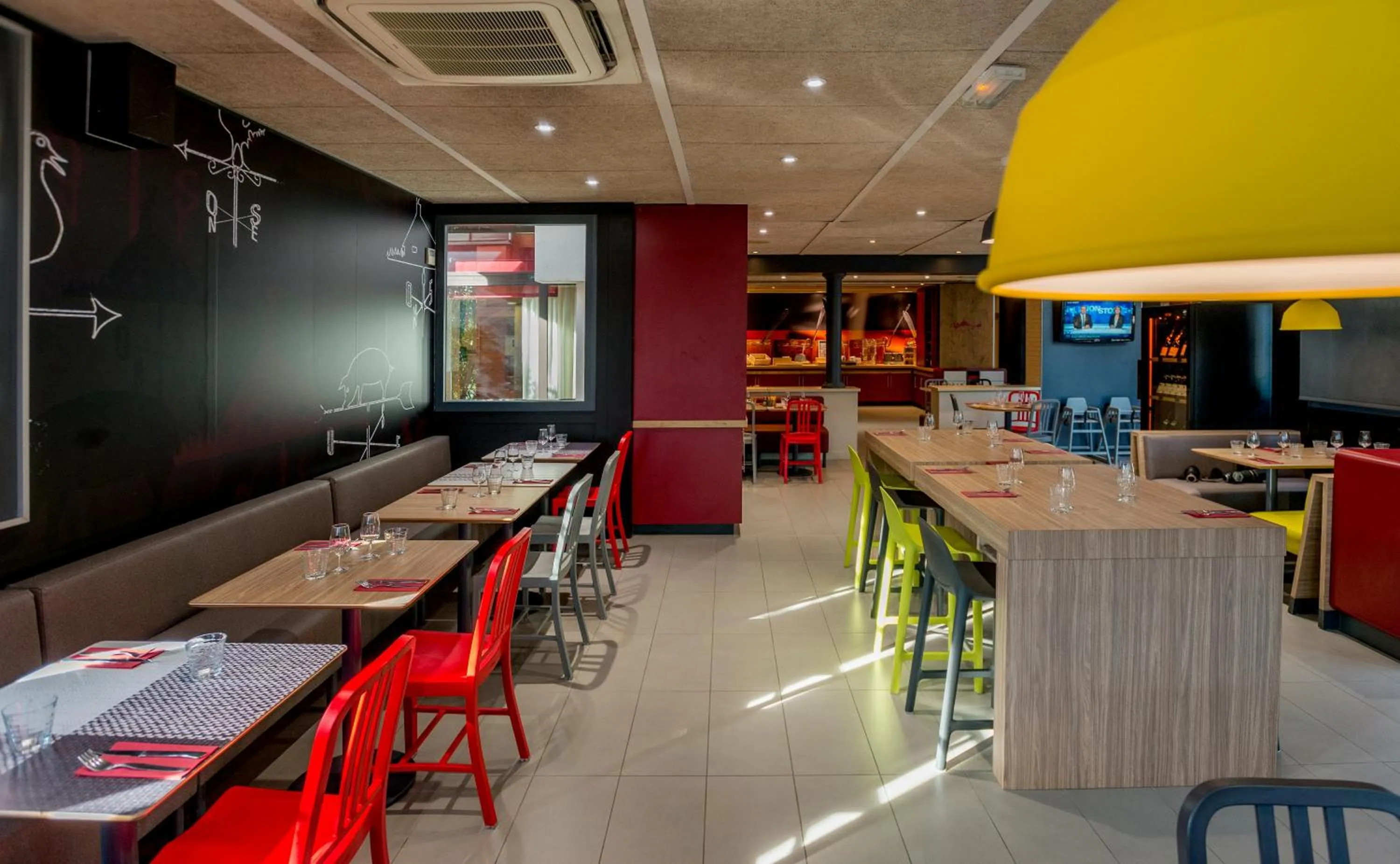 Restaurant/places to eat in ibis Toulouse Aeroport