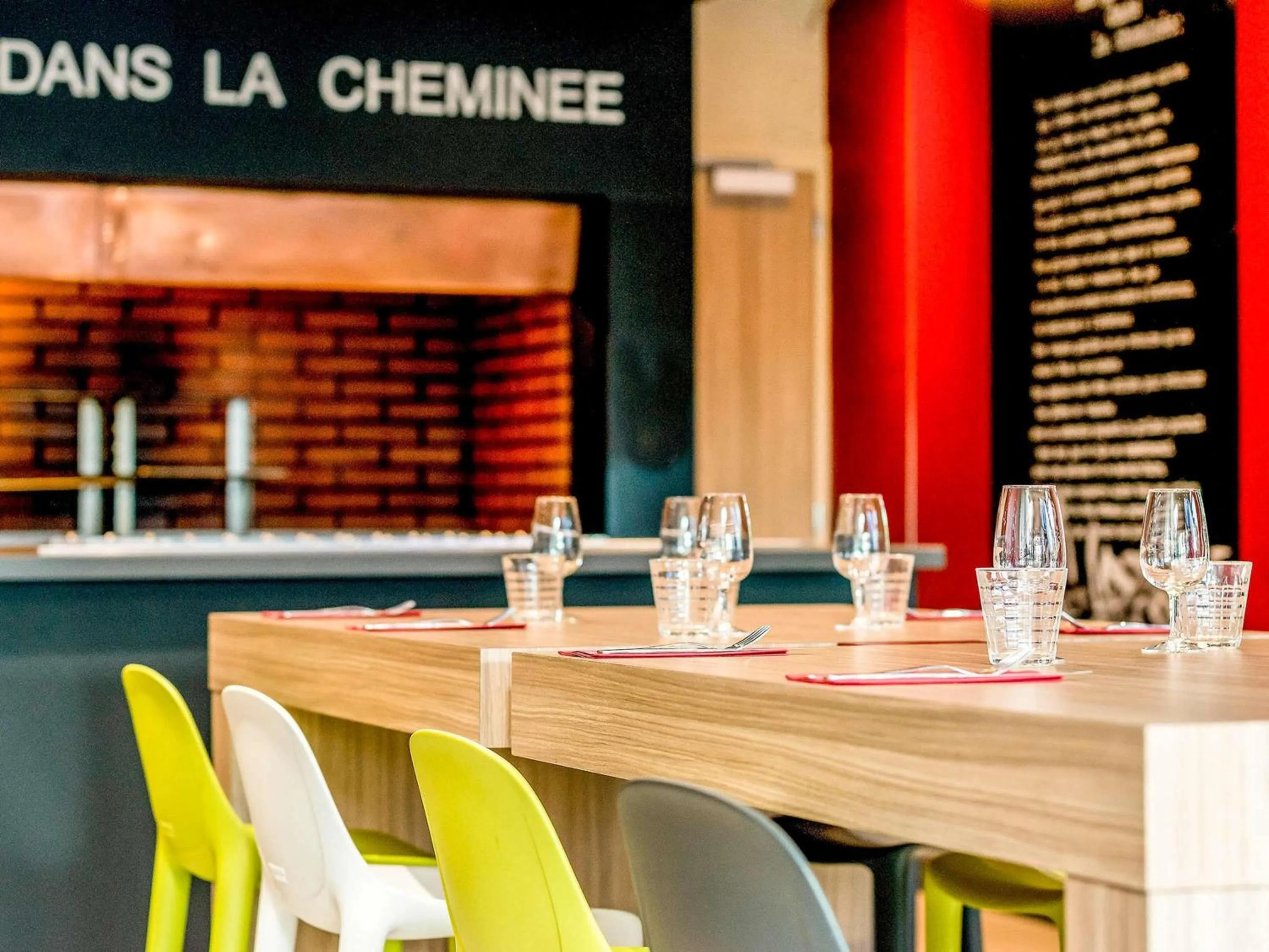 Restaurant/places to eat in ibis Toulouse Aeroport