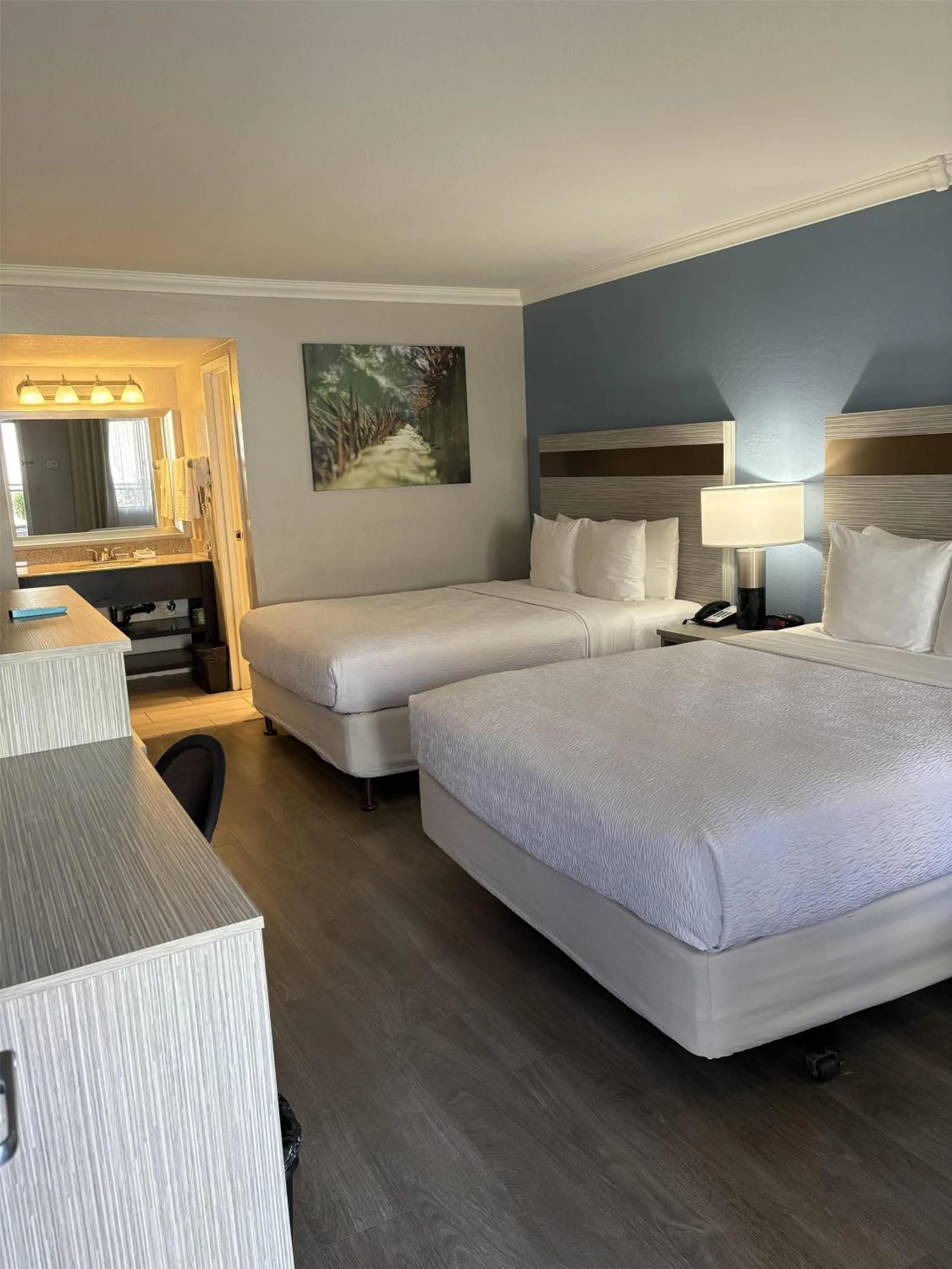 Bedroom, Bed in SureStay InnSuites Phoenix Hotel & Suites by Best Western