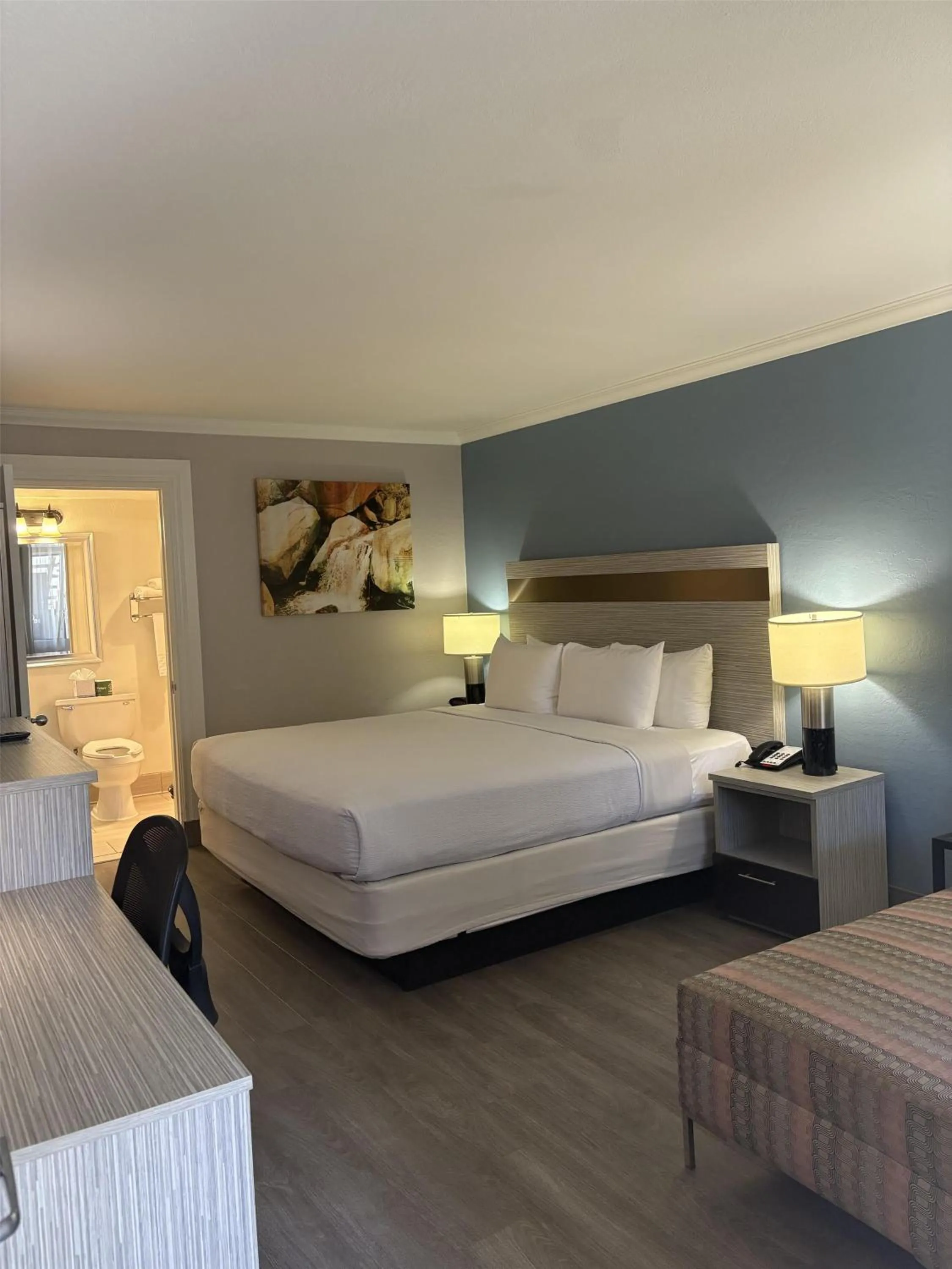 Bedroom, Bed in SureStay InnSuites Phoenix Hotel & Suites by Best Western