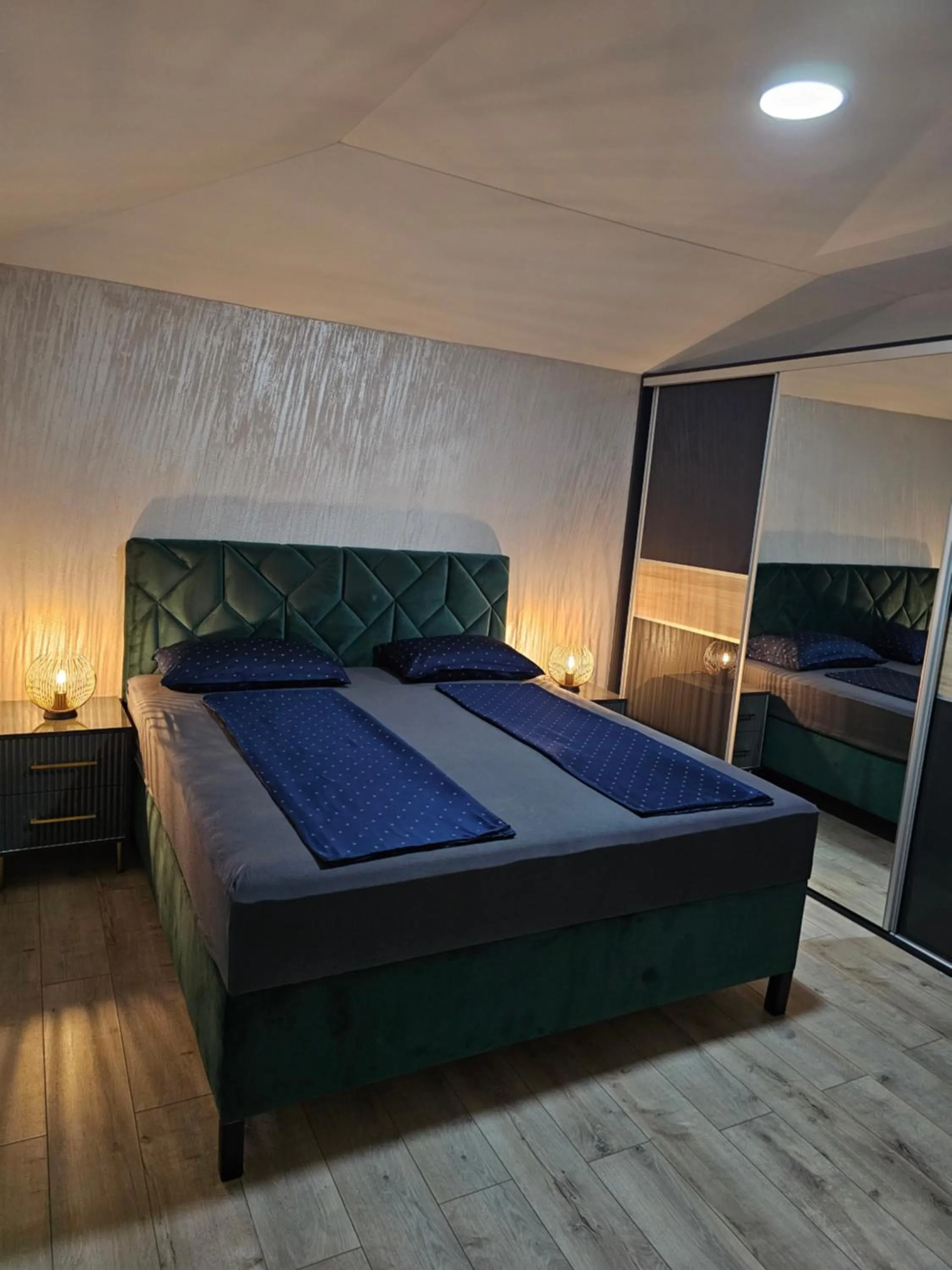 Bed in Residence Riverside
